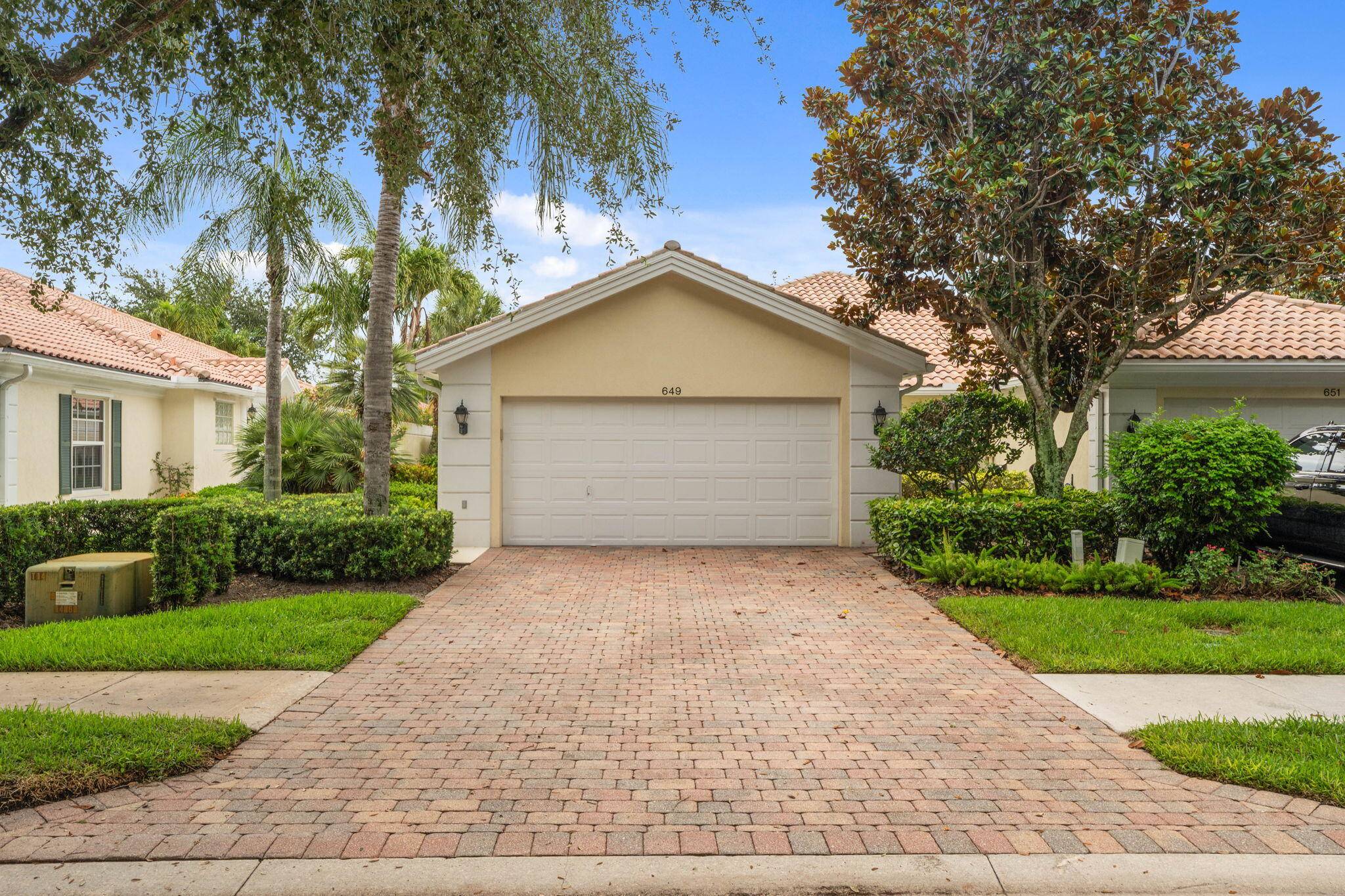 Palm Beach Gardens, FL 33410,649 Hudson Bay DR