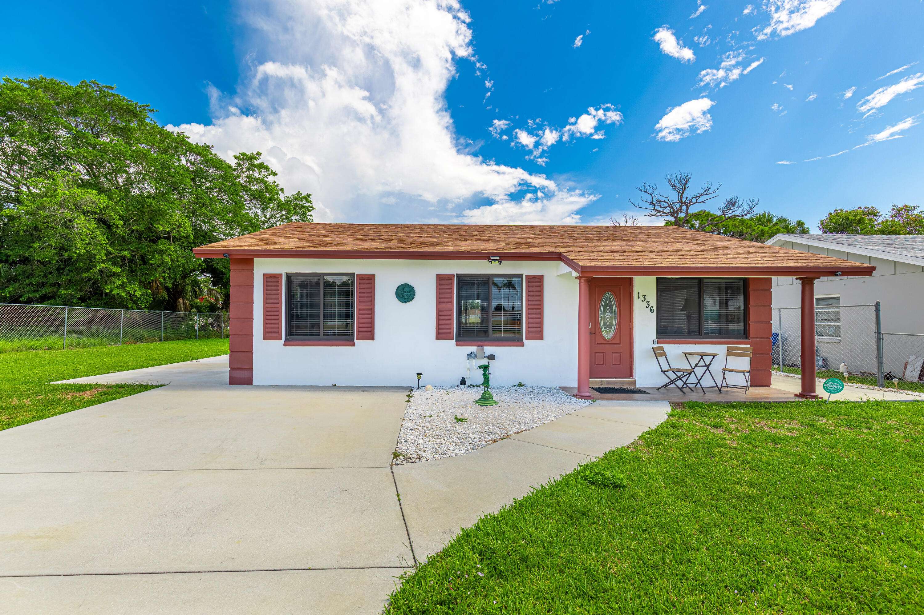 Riviera Beach, FL 33404,1336 Dr Martin Luther King Jr Blvd