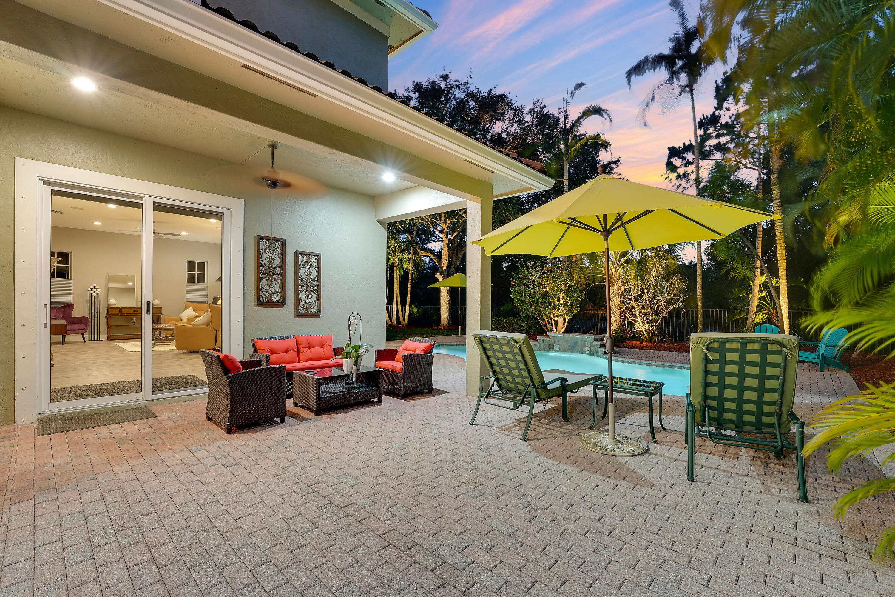 Jupiter, FL 33458,127 Via Castilla
