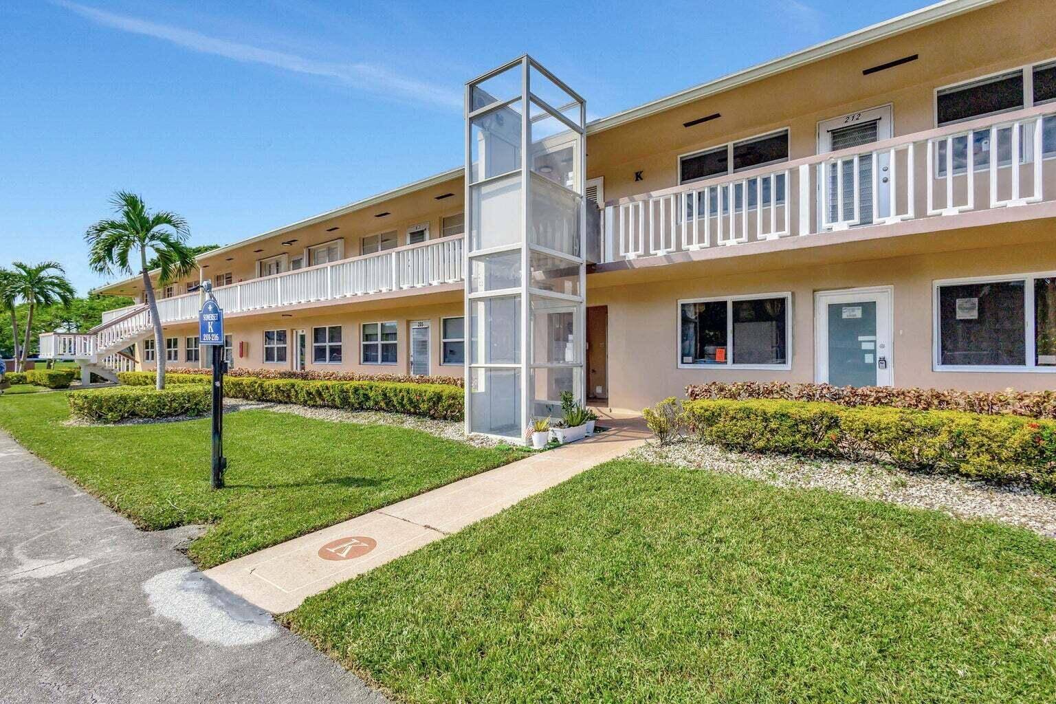 West Palm Beach, FL 33417,212 Somerset K