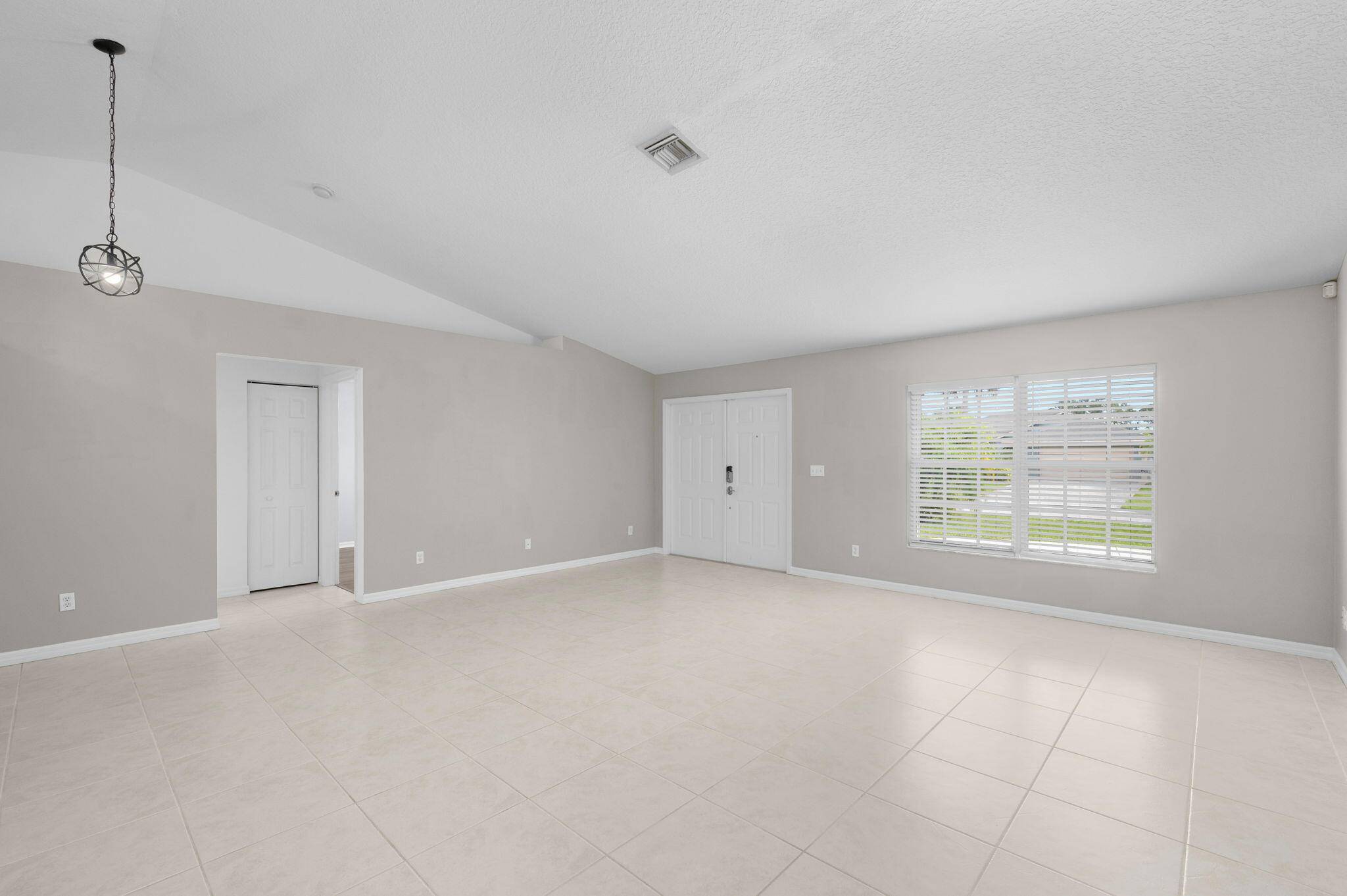 Port Saint Lucie, FL 34953,924 SW Abingdon AVE