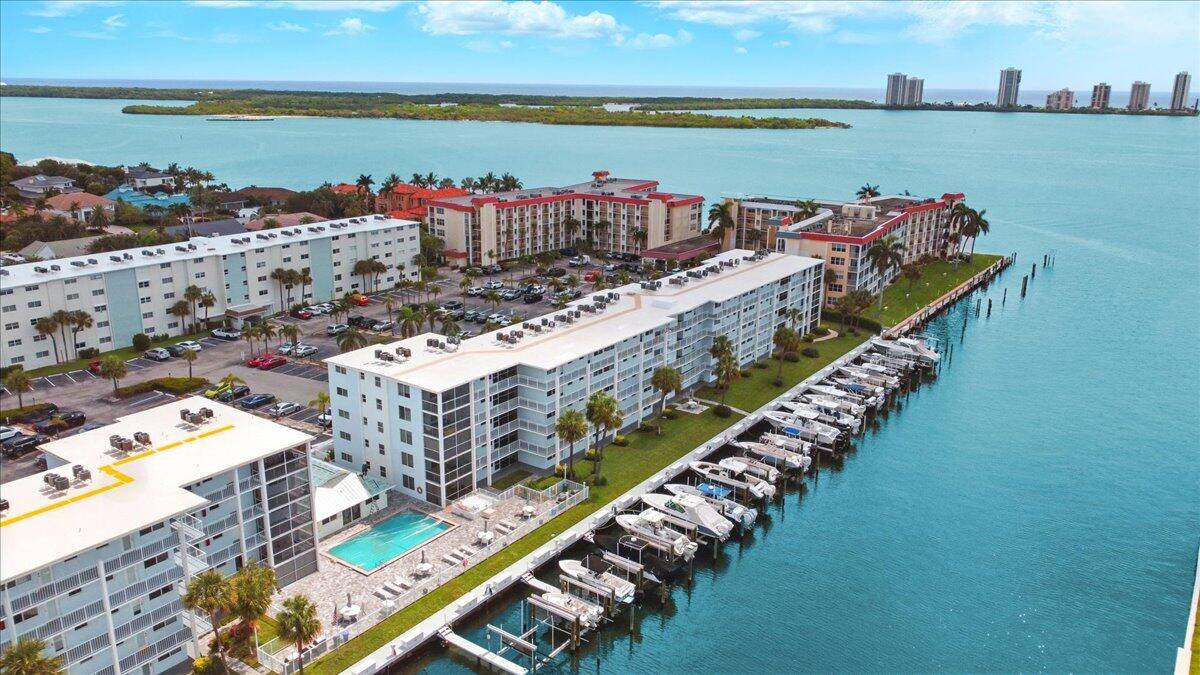 North Palm Beach, FL 33408,104 Paradise Harbour BLVD 104