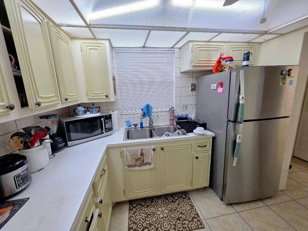 Palm Springs, FL 33406,725 Lori DR 206