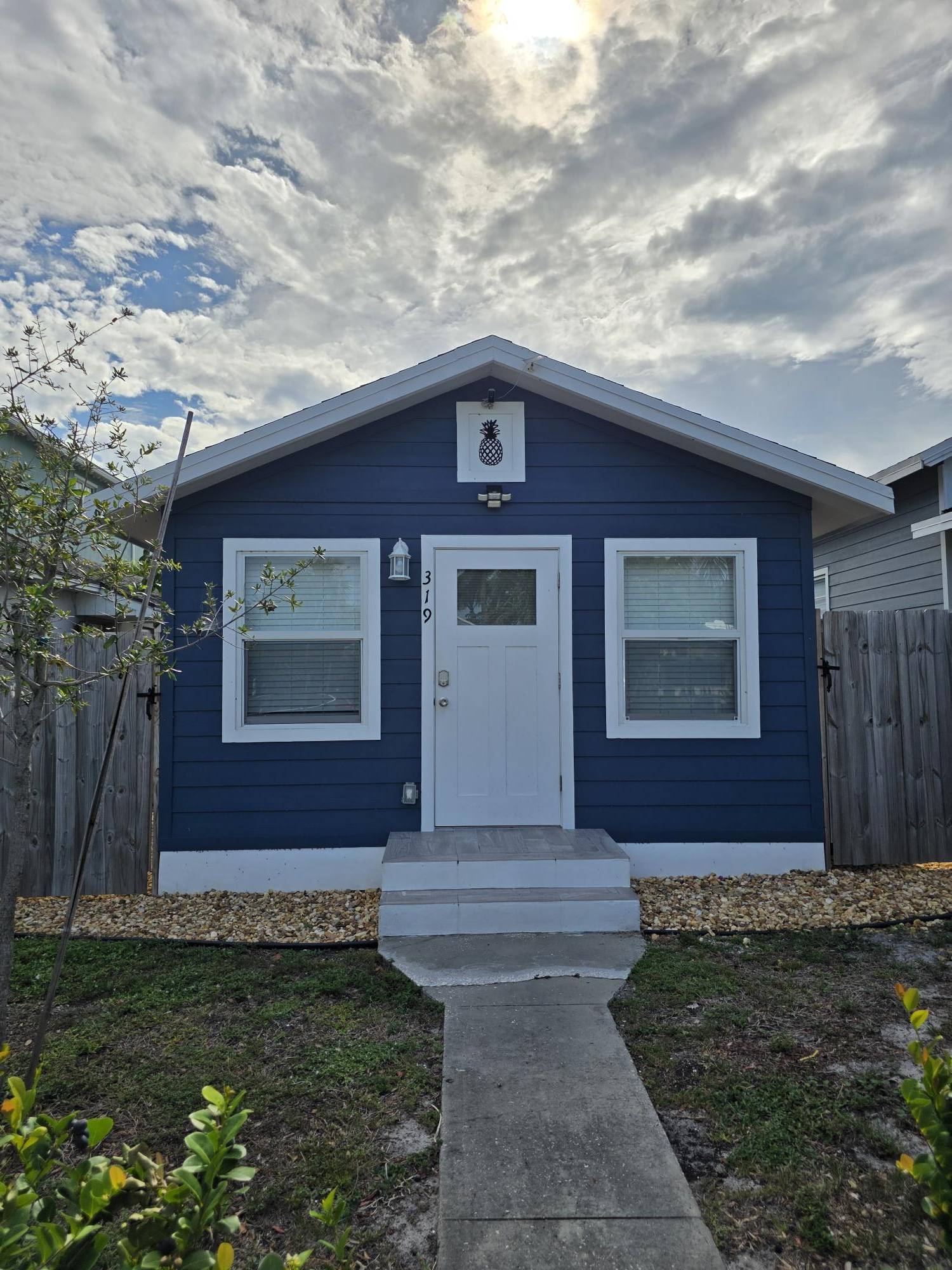 Lake Worth Beach, FL 33460,319 N J ST