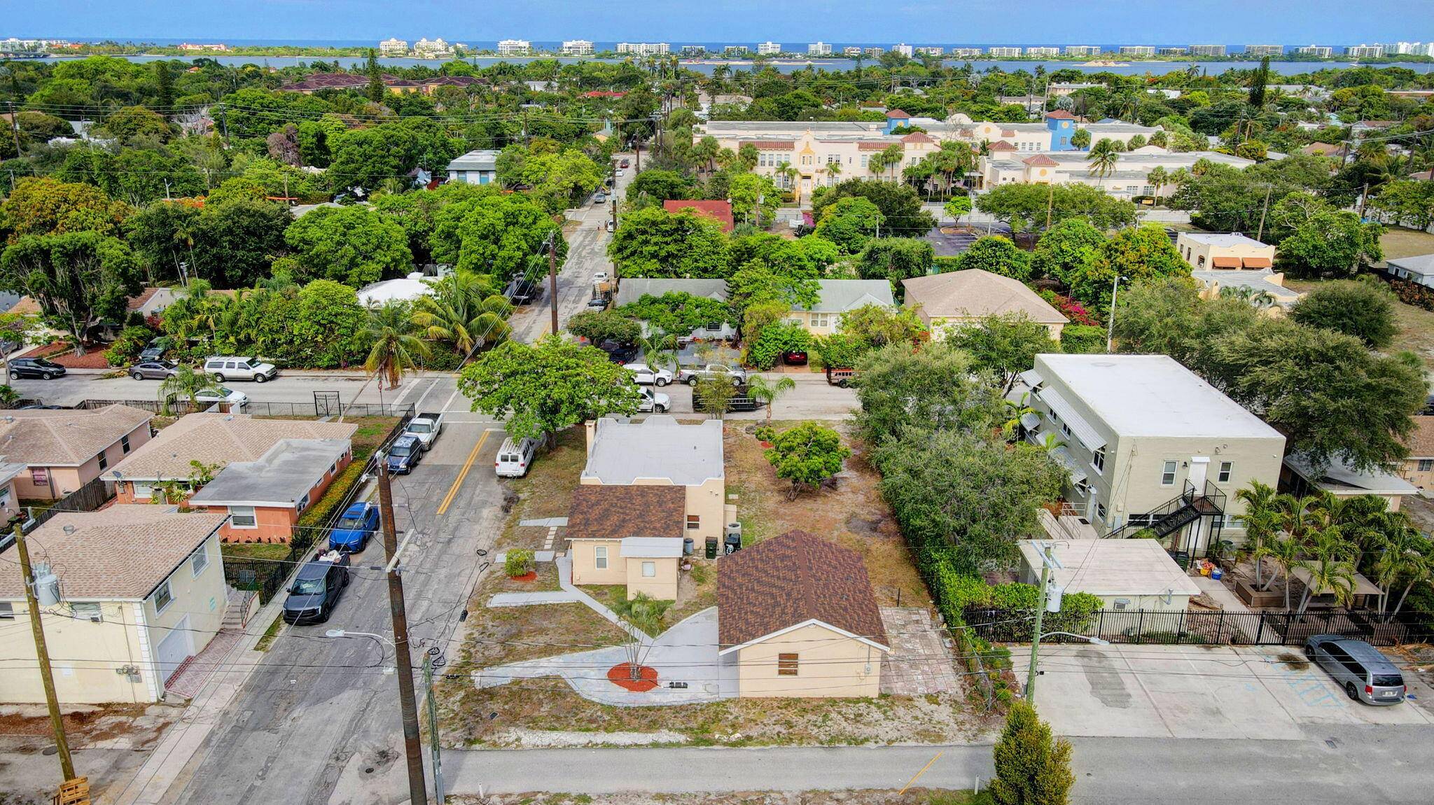 Lake Worth Beach, FL 33460,701 S J ST