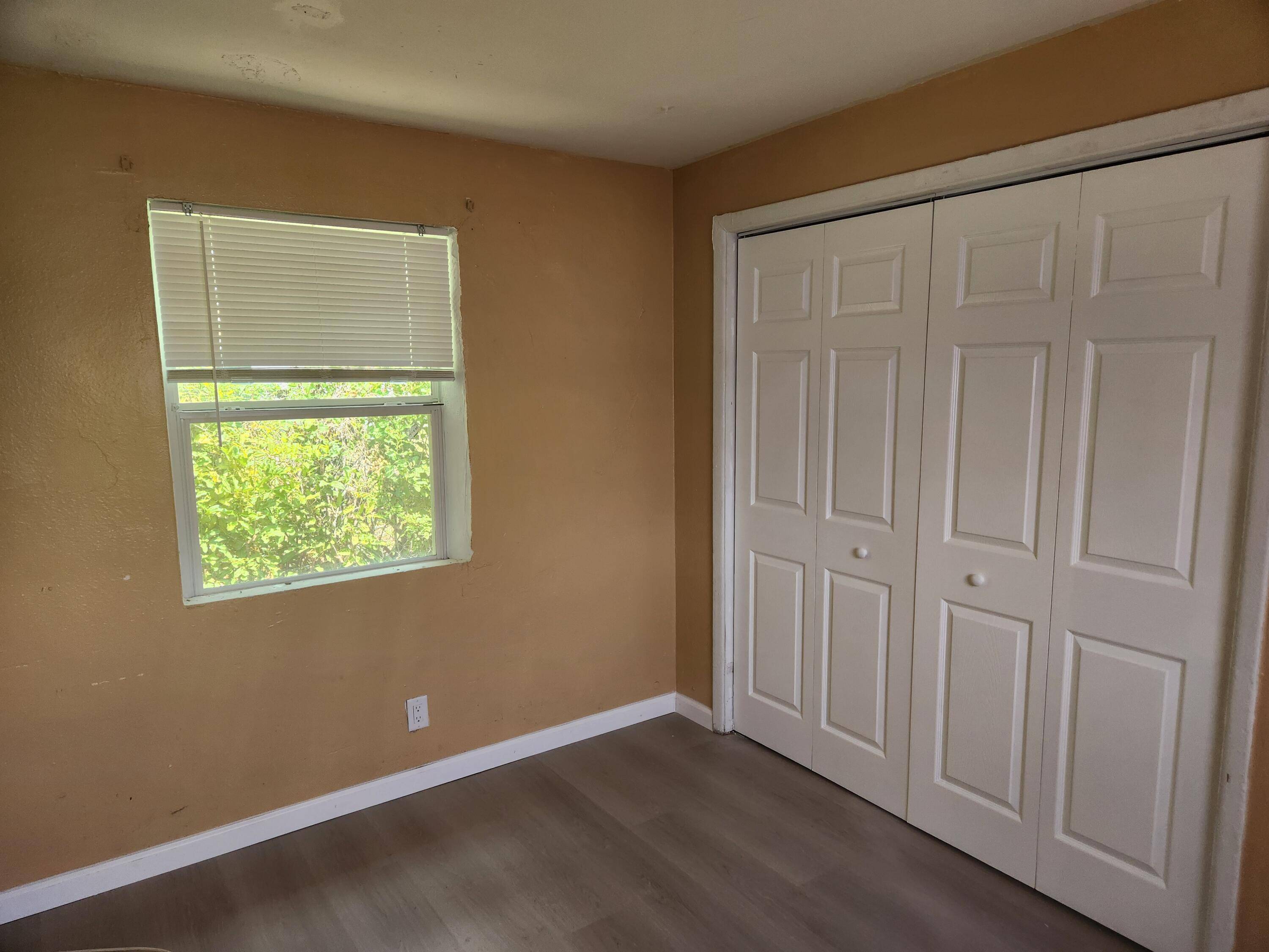 Riviera Beach, FL 33404,134 W 24th ST 3