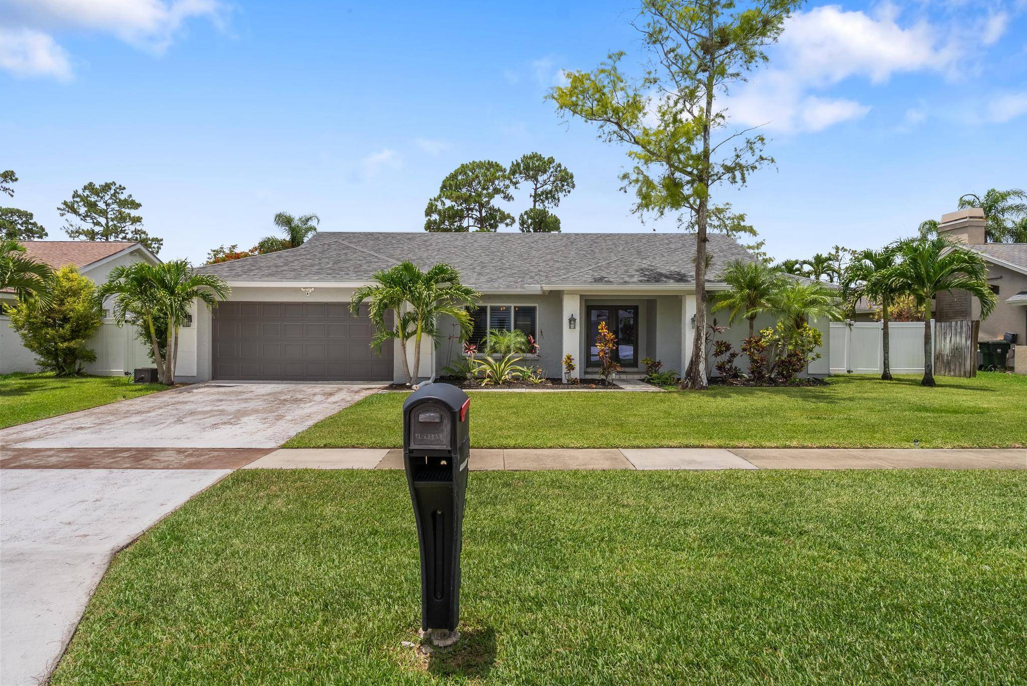 Wellington, FL 33414,14068 Greentree DR