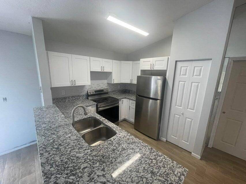 Riviera Beach, FL 33404,1105 W 9th ST