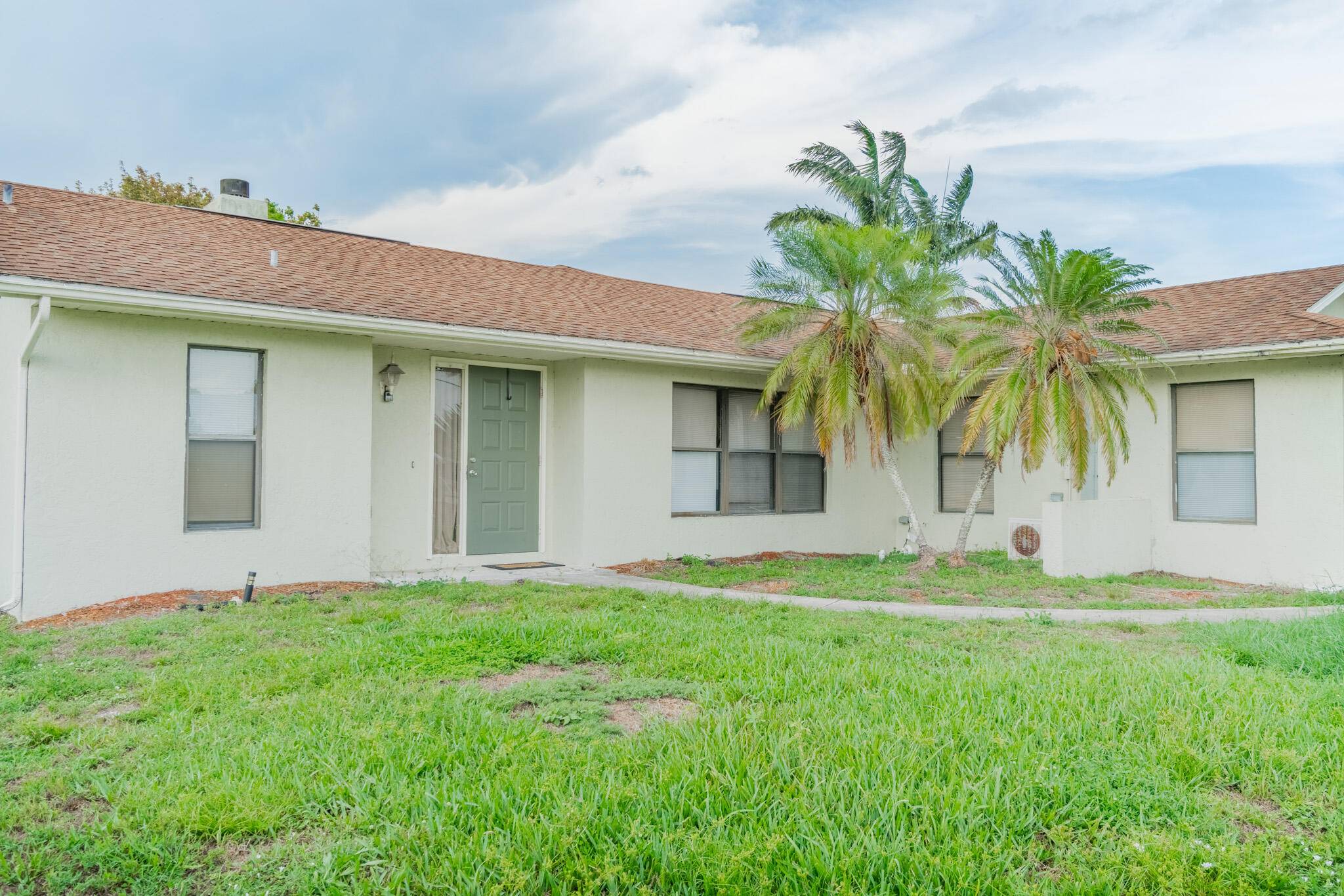 Port Saint Lucie, FL 34983,607 SW Lucero DR 1