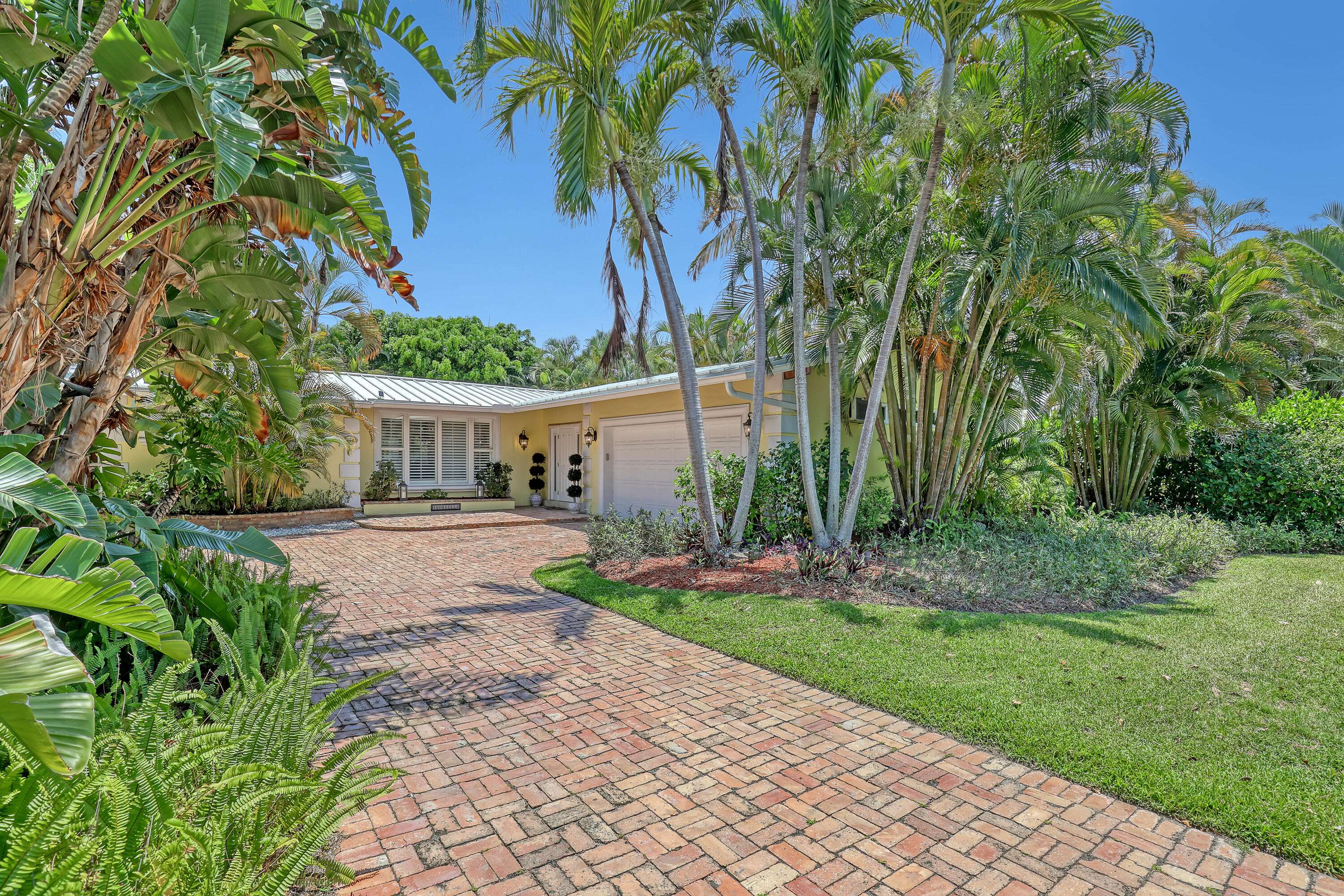 West Palm Beach, FL 33405,134 N Worth CT
