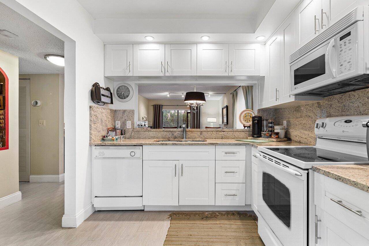 Boca Raton, FL 33487,5200 E Club CIR 106