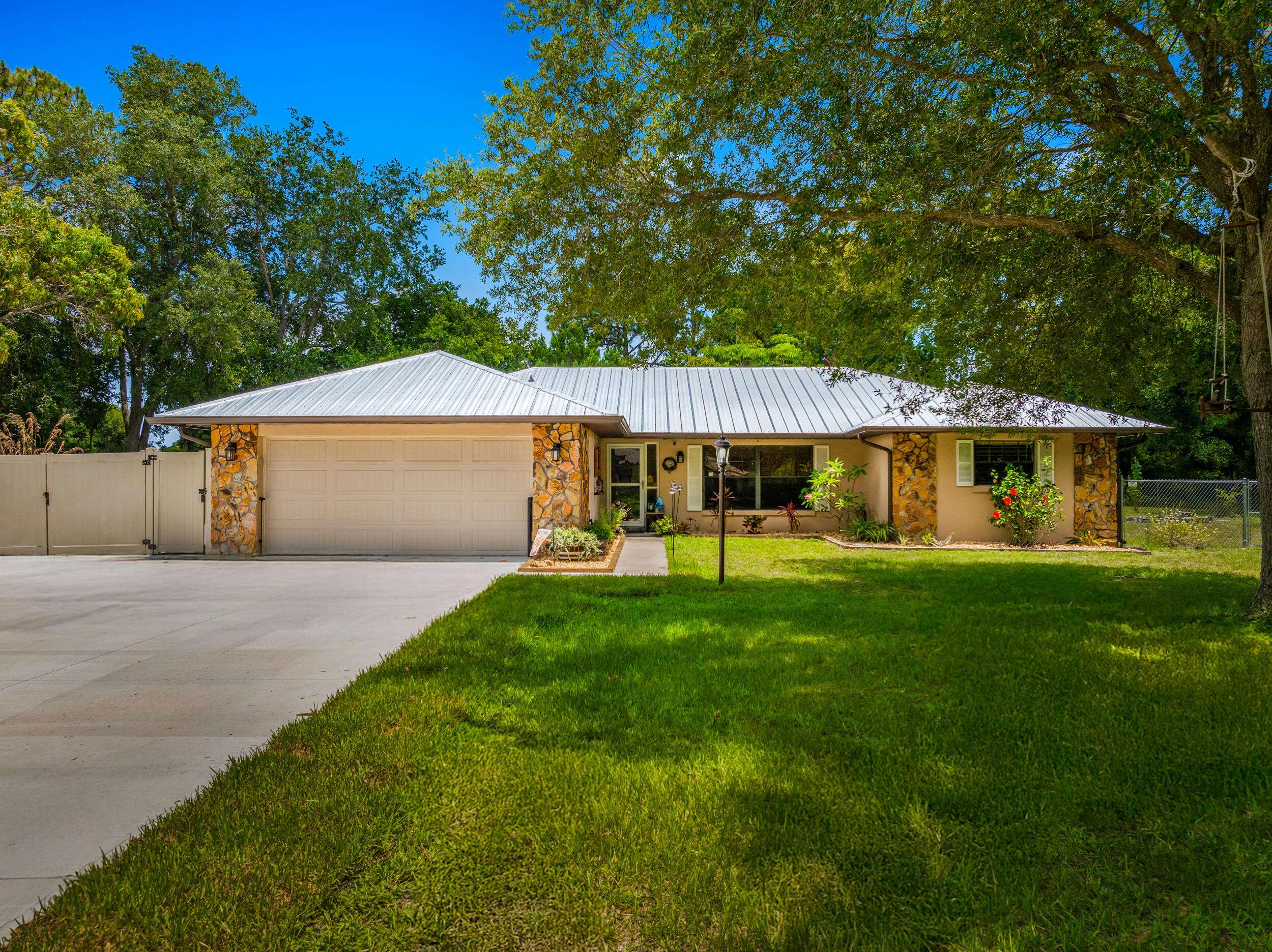 Fort Pierce, FL 34951,6008 Roland CT