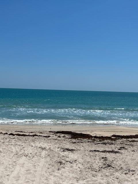 Hutchinson Island, FL 34949,2805 N Highway A1a G