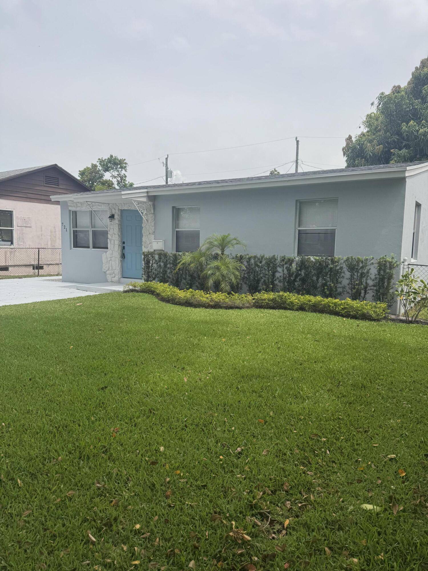 West Palm Beach, FL 33405,721 Nathan Hale RD