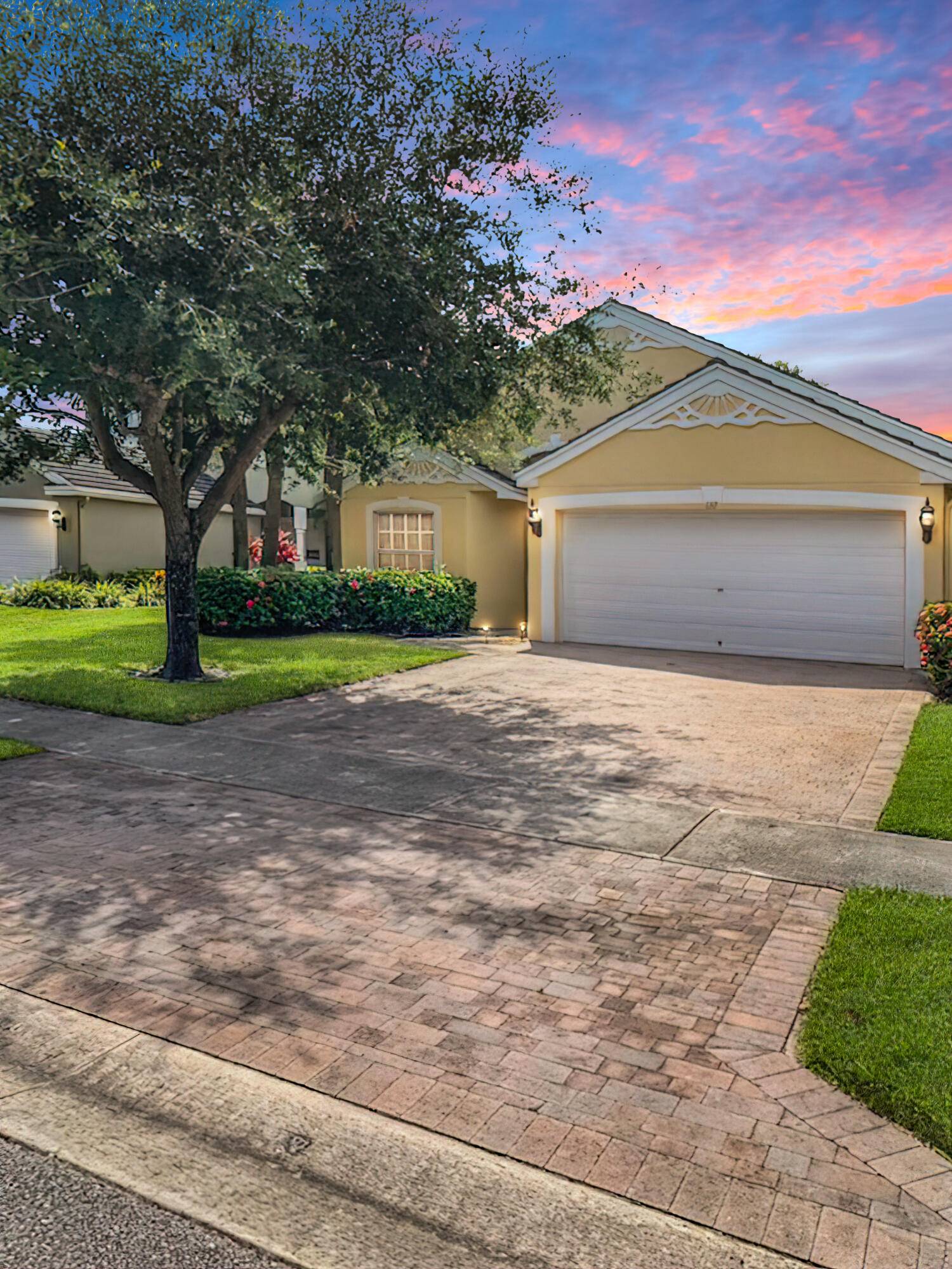 Royal Palm Beach, FL 33414,131 Lancaster WAY