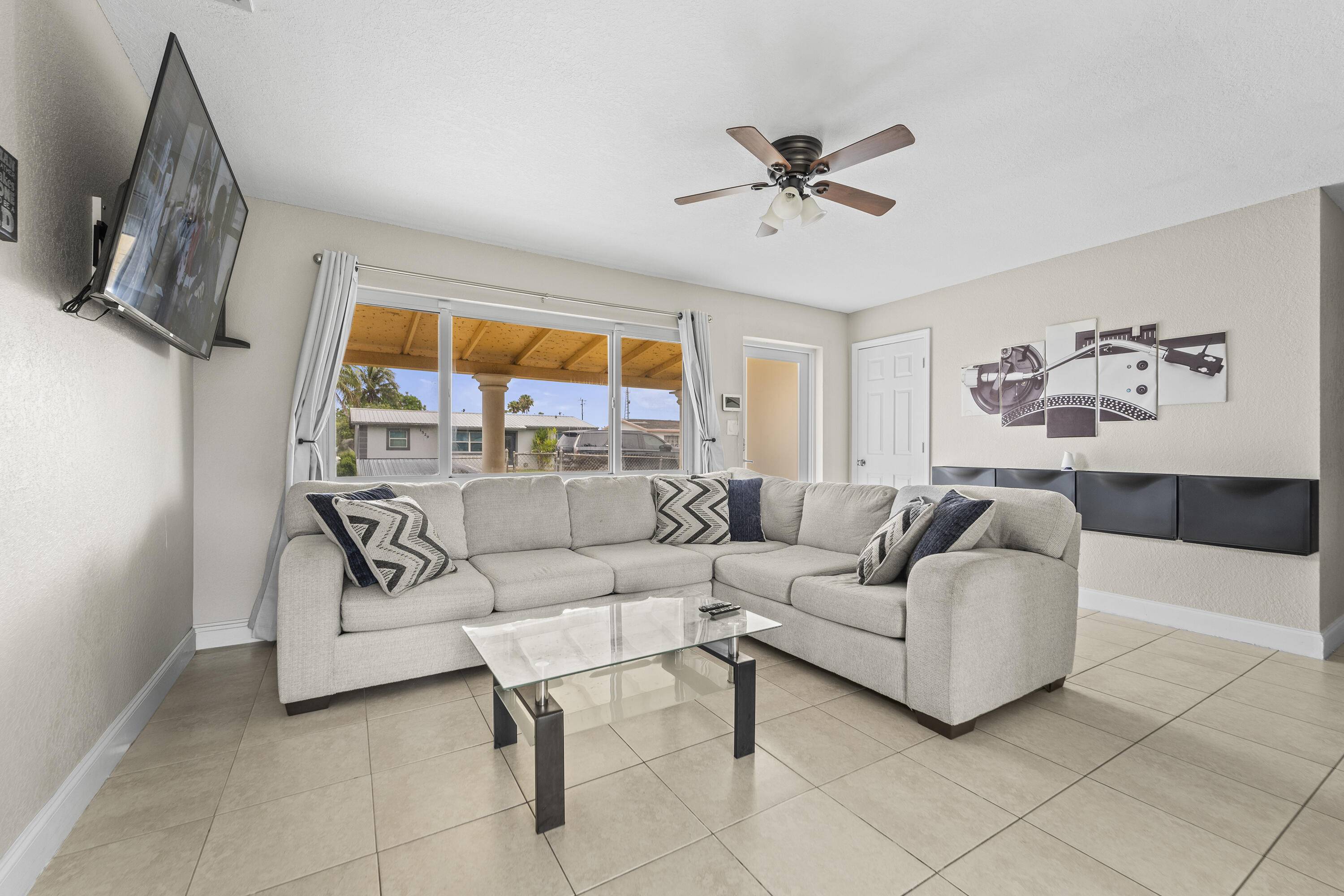 Pahokee, FL 33476,1528 Singletary AVE