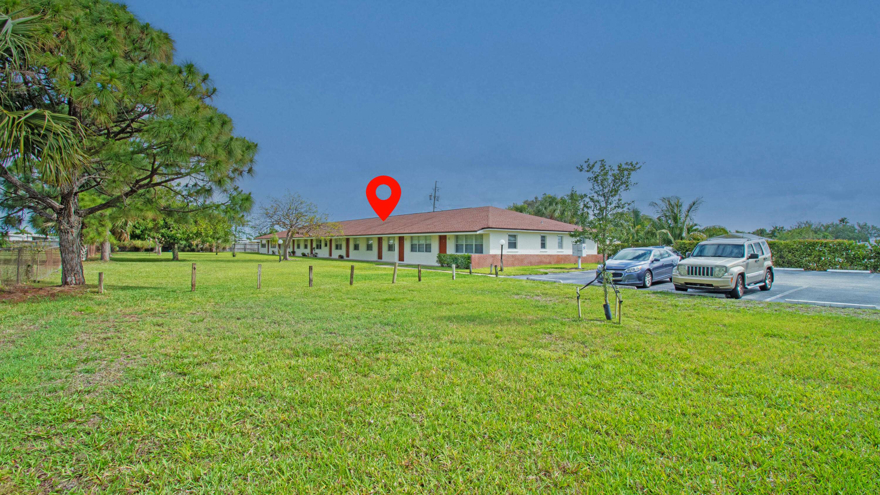 Hobe Sound, FL 33455,8585 SE Church ST 3