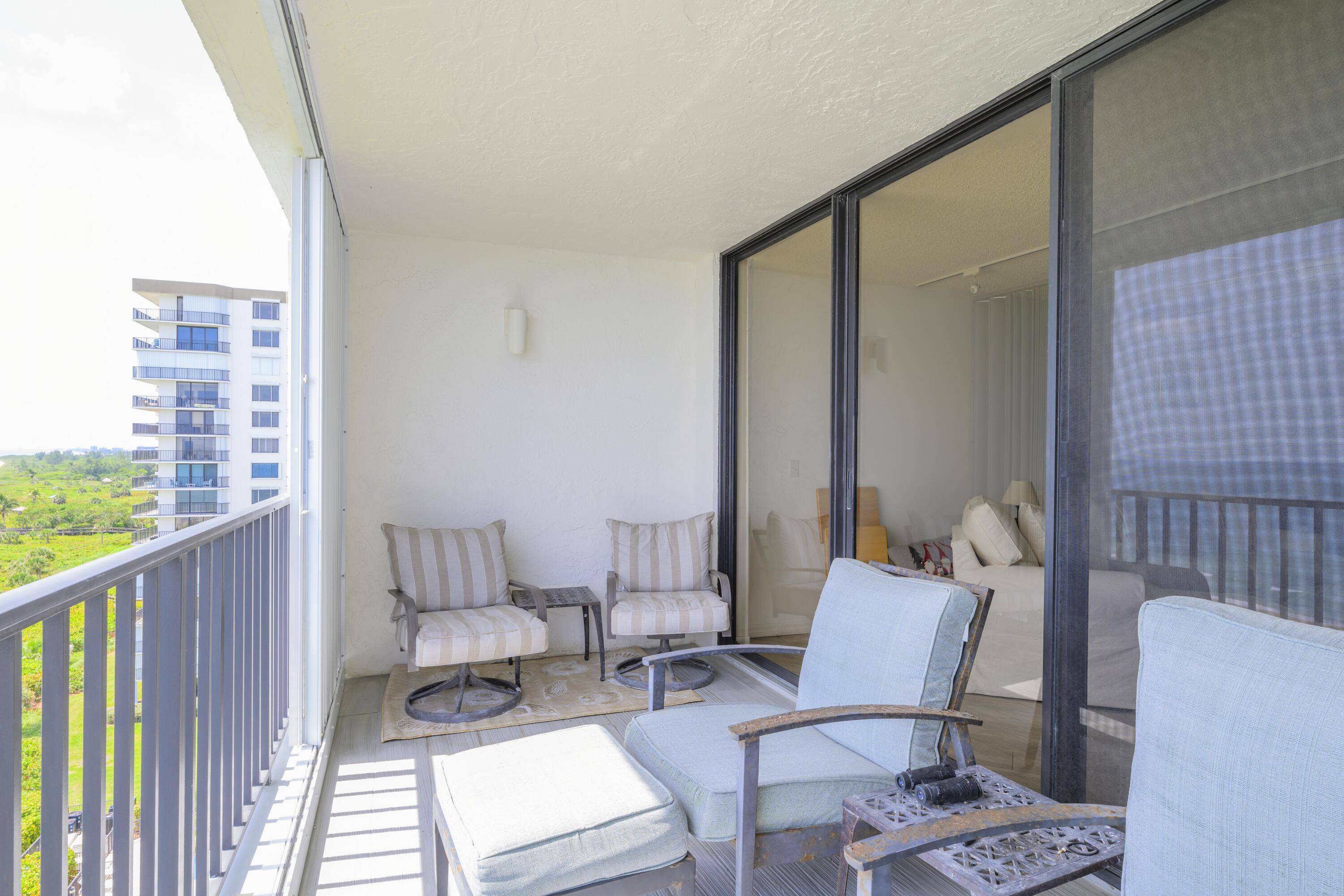Hutchinson Island, FL 34949,3150 N Highway A1a 1002