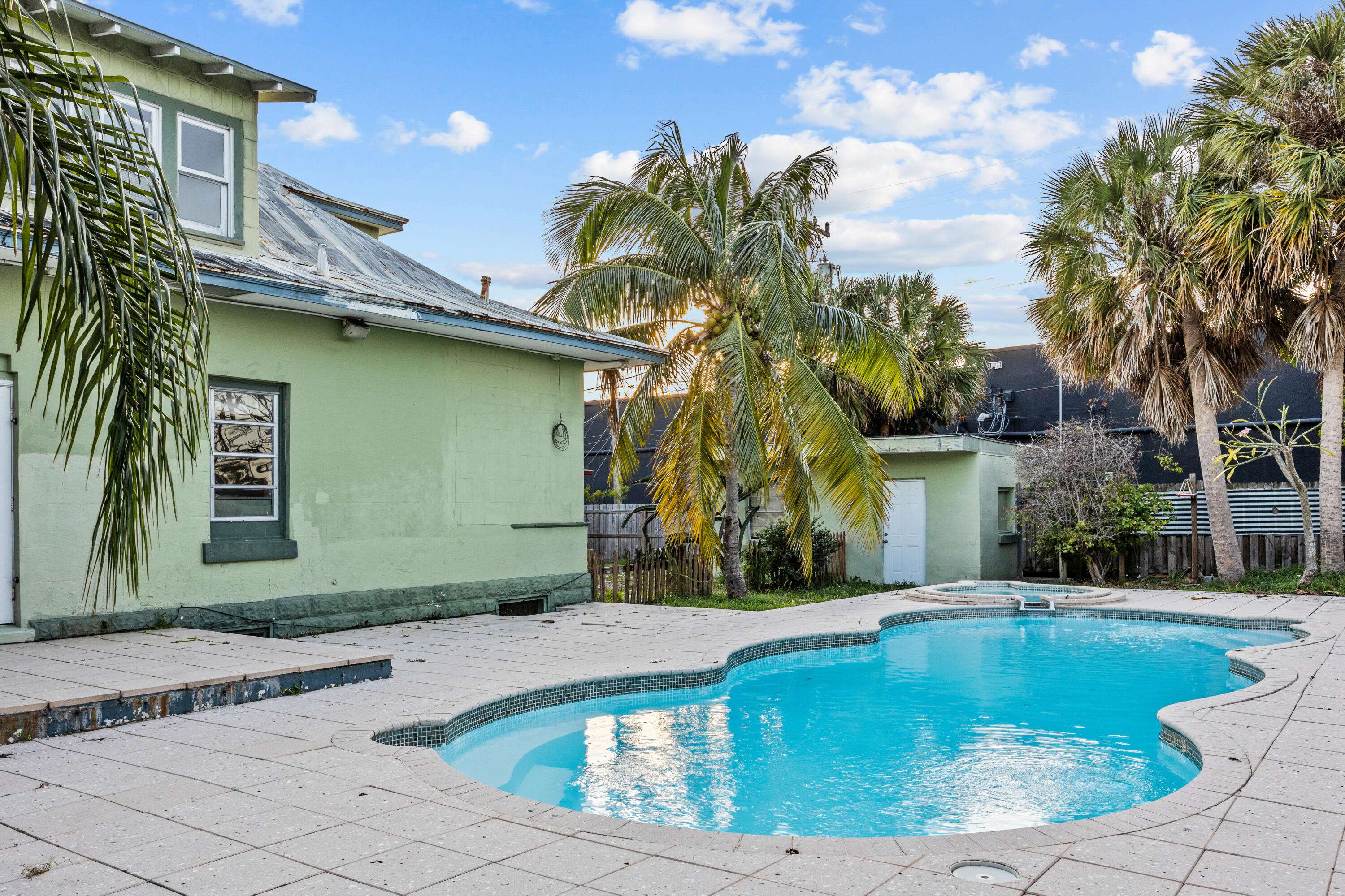 Lake Worth Beach, FL 33460,507 N J ST