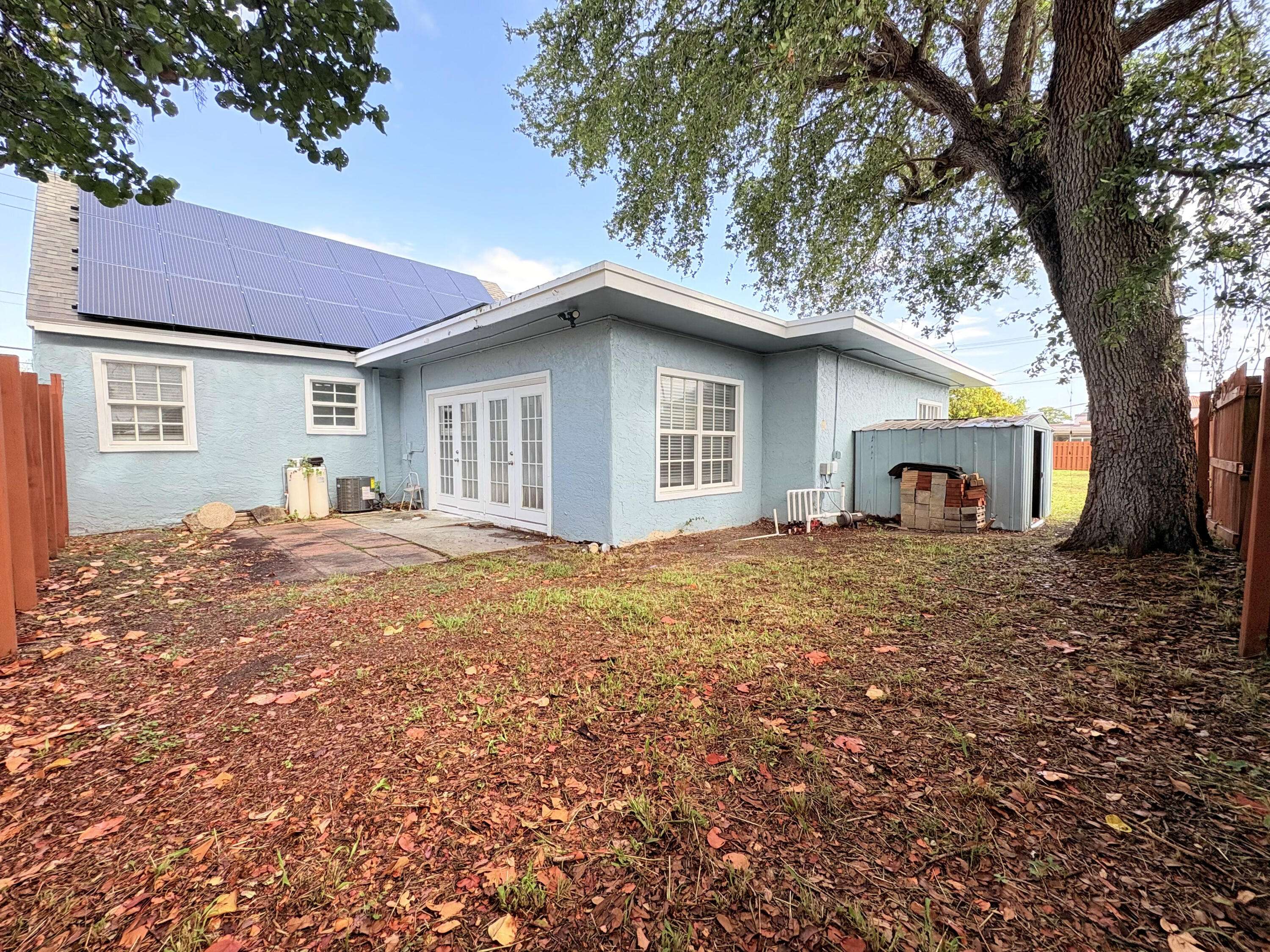 Lake Park, FL 33403,307 4th ST