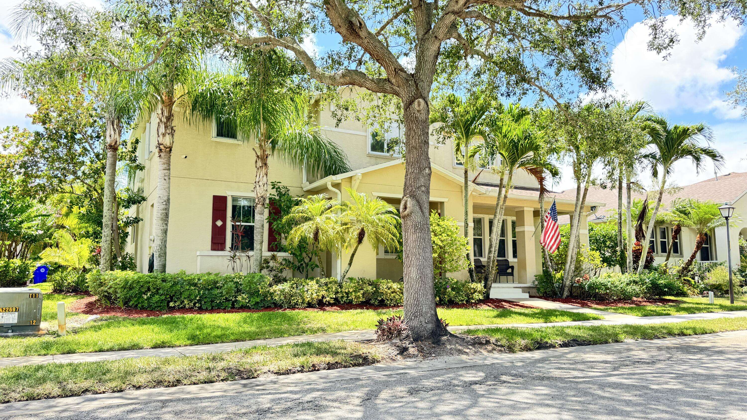 Vero Beach, FL 32966,1285 Classic CT