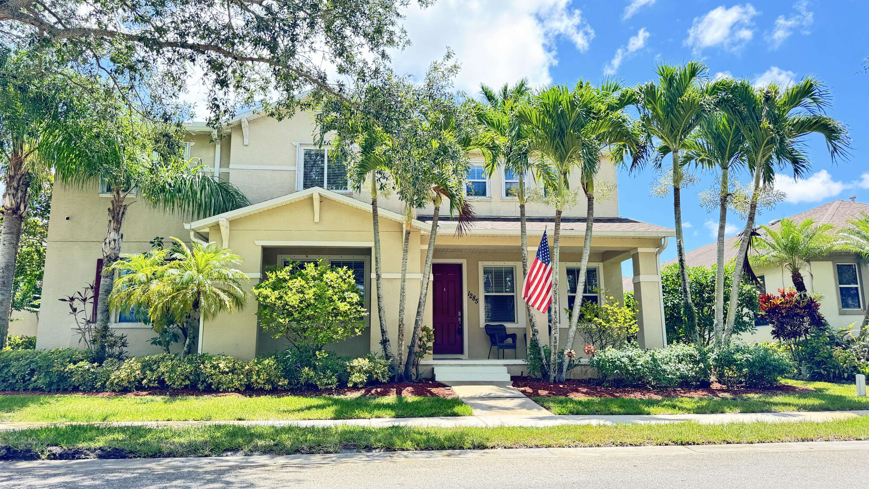 Vero Beach, FL 32966,1285 Classic CT