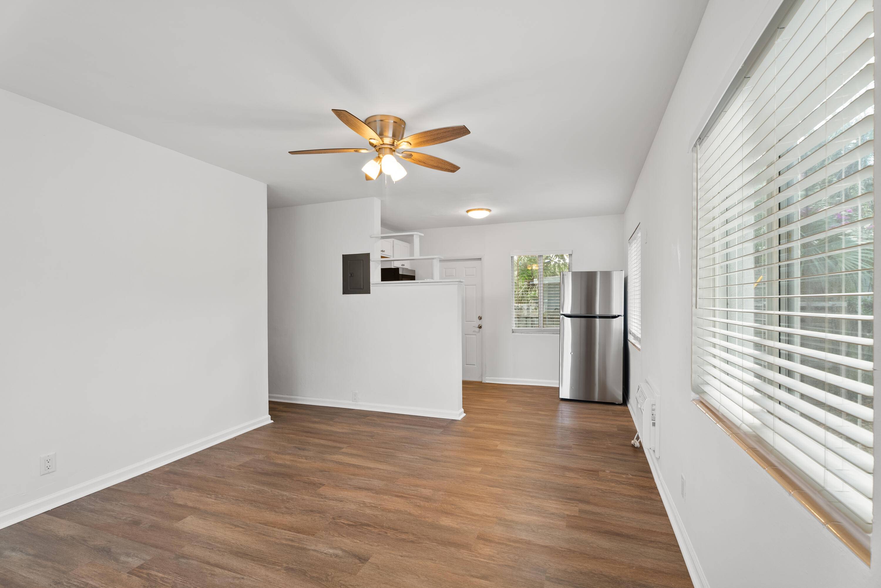 West Palm Beach, FL 33407,402 57th ST 402