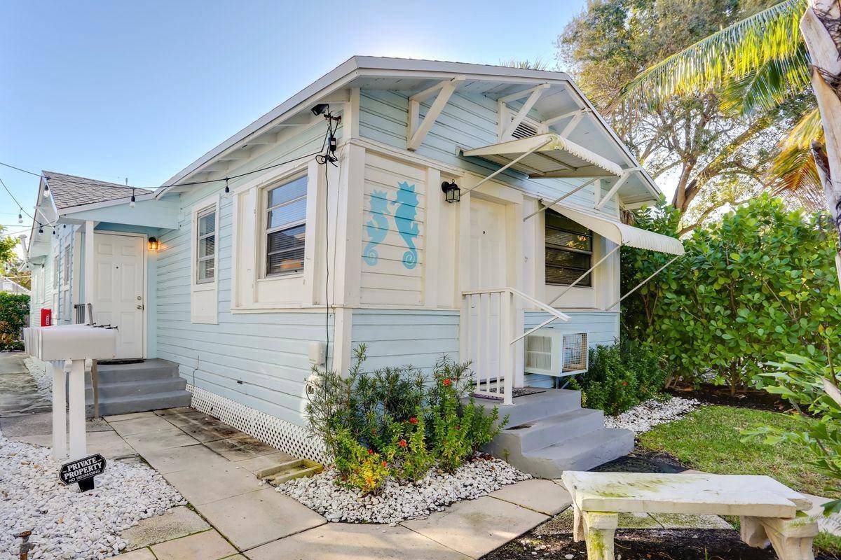 Lake Worth Beach, FL 33460,216 S M ST 1