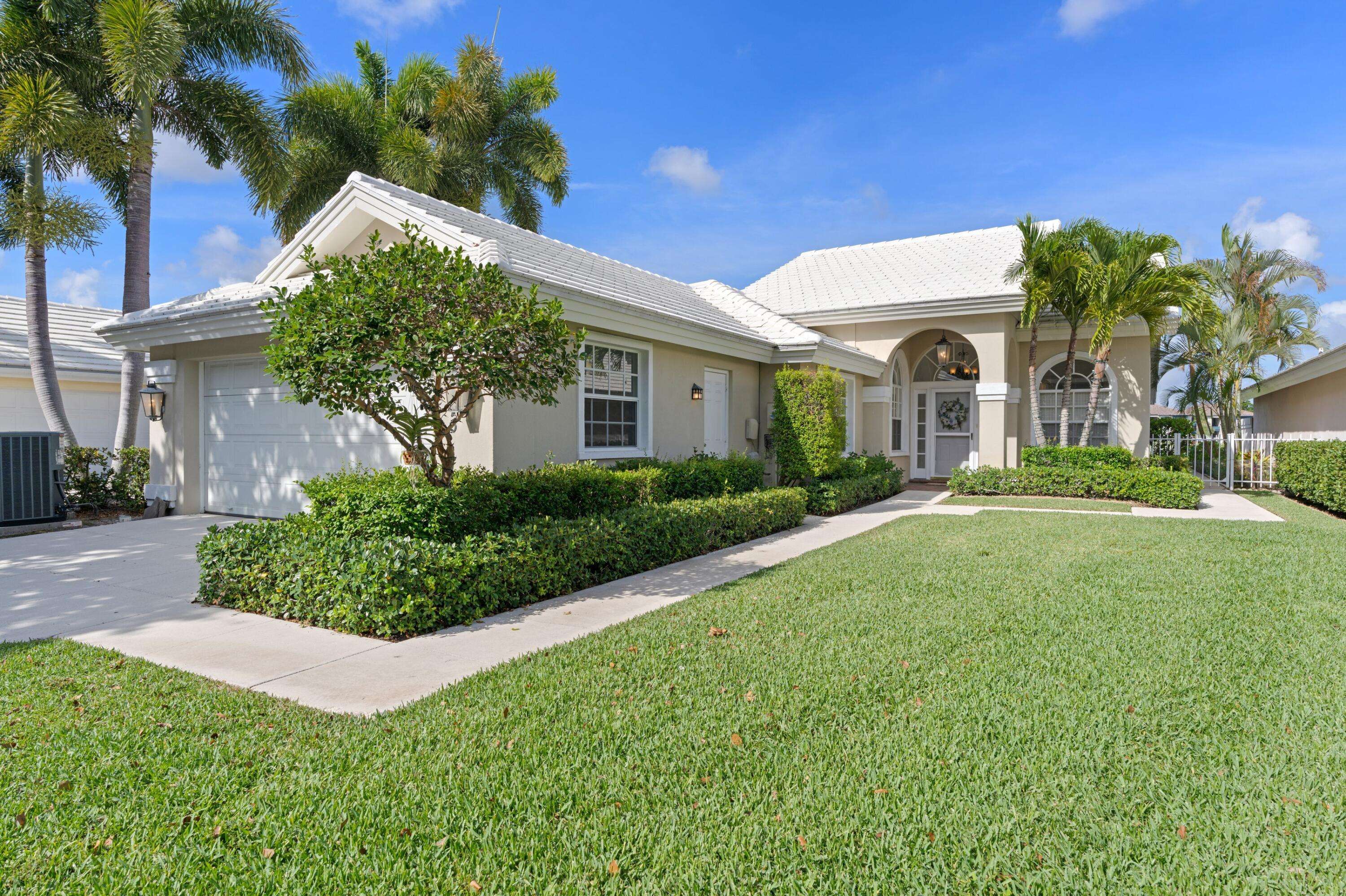 West Palm Beach, FL 33409,1415 Bear Island DR