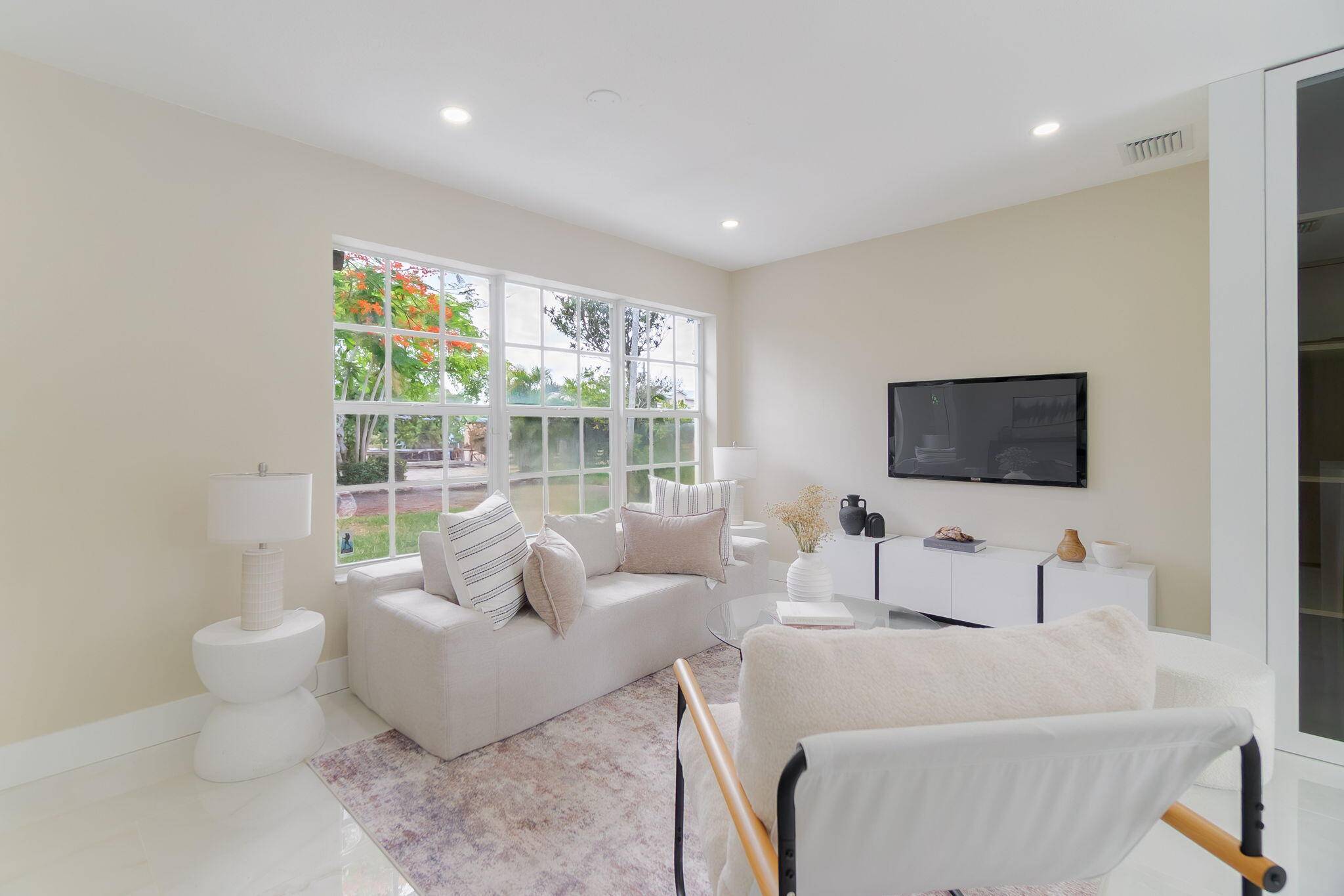 Oakland Park, FL 33334,1399 NE 38th ST