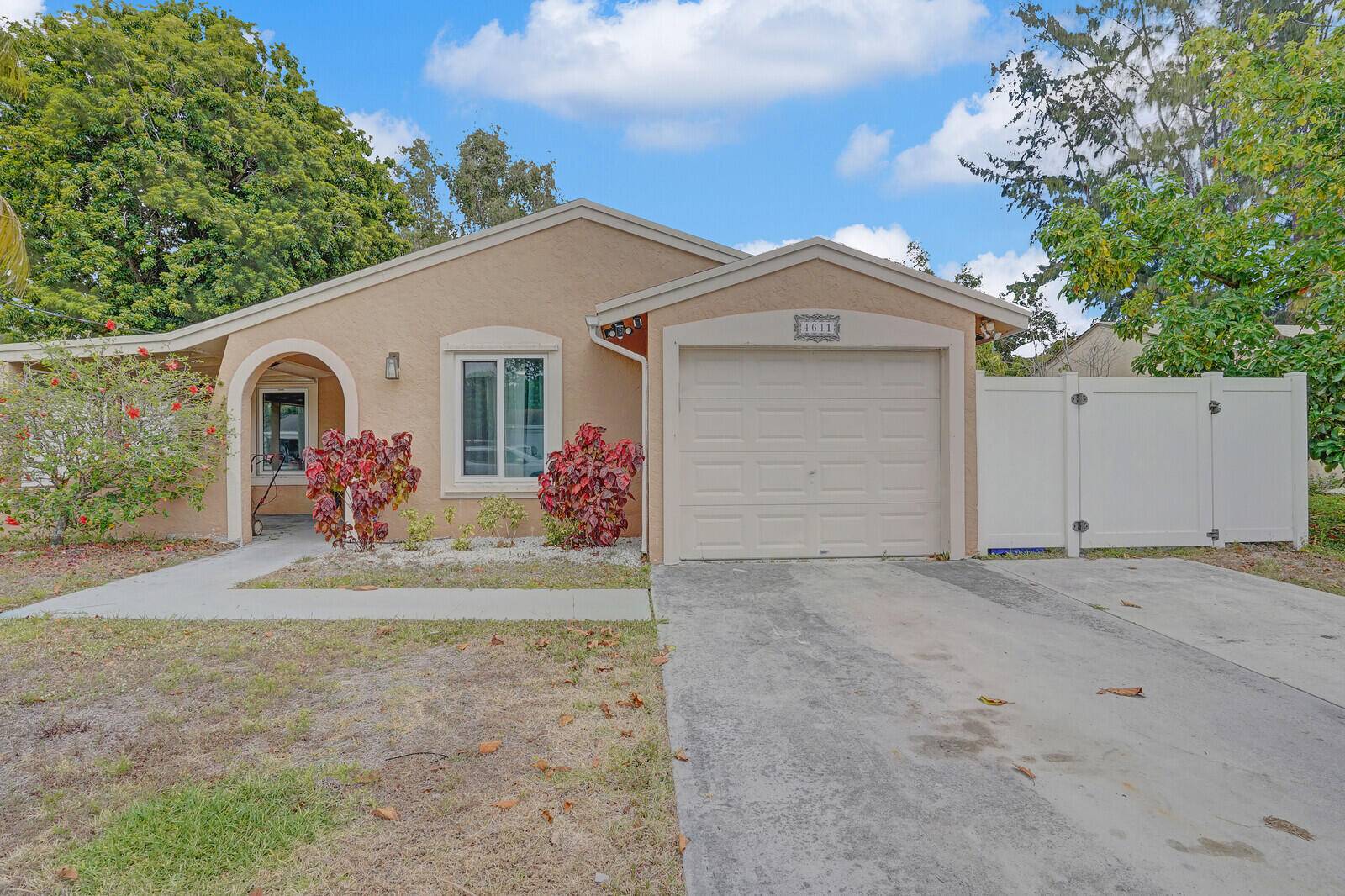 West Palm Beach, FL 33417,4641 Wadita Ka WAY