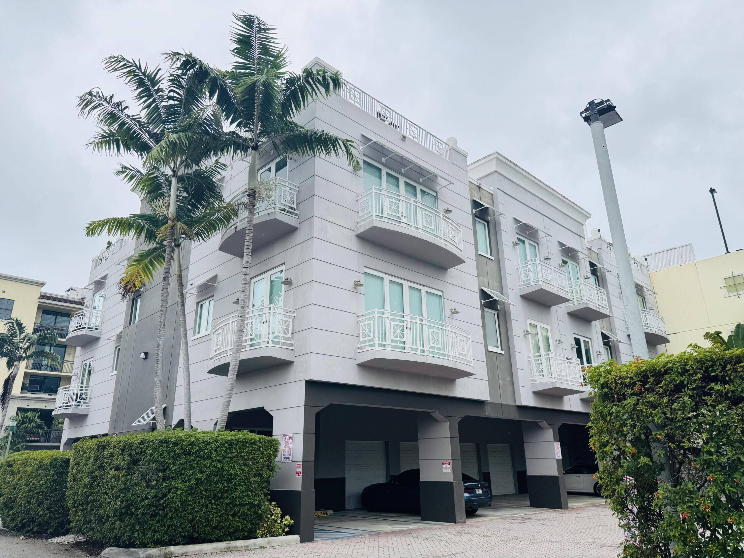 Delray Beach, FL 33444,12 SE 1st AVE 204