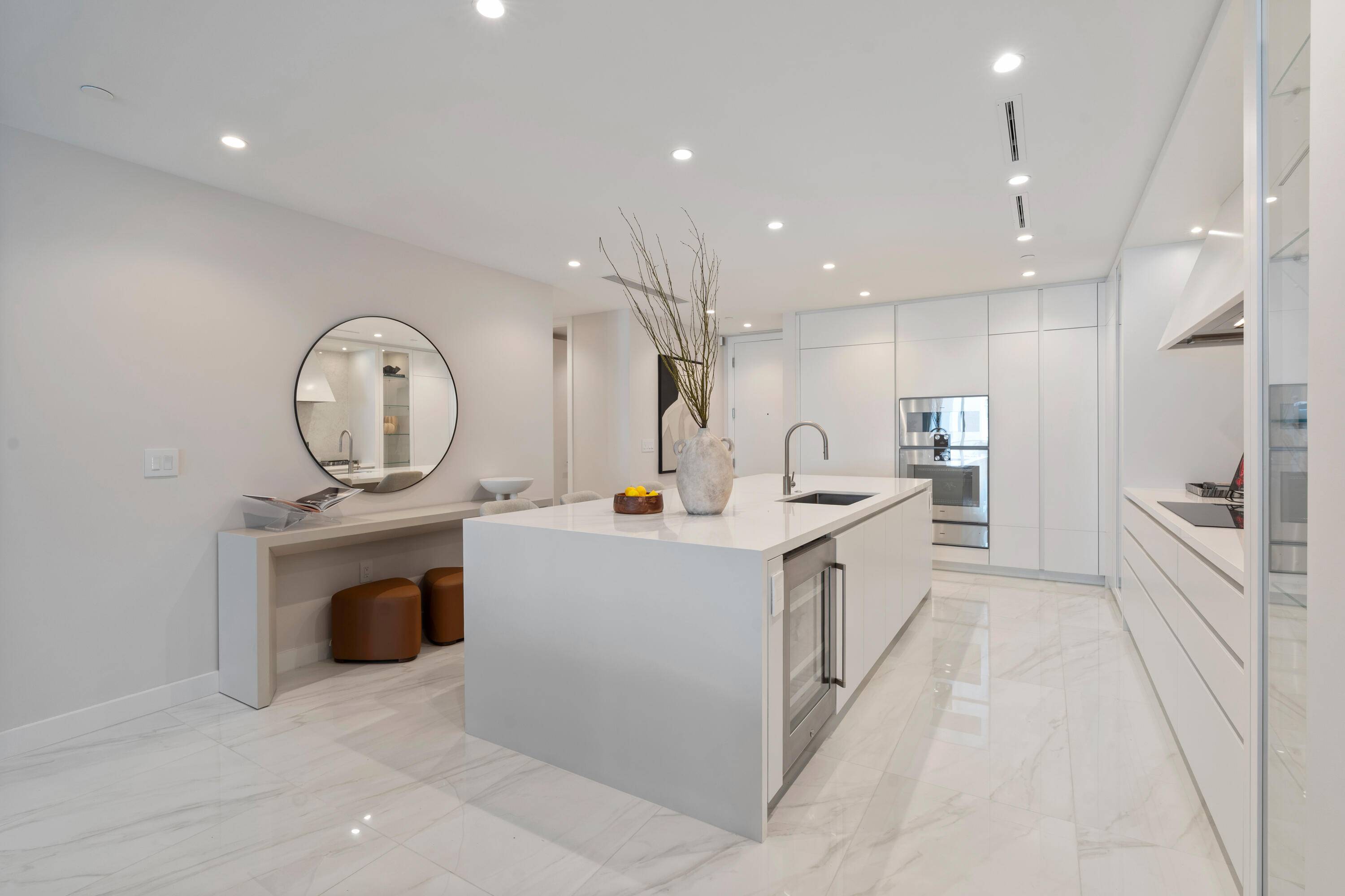 Boca Raton, FL 33432,220 SE Mizner BLVD 611