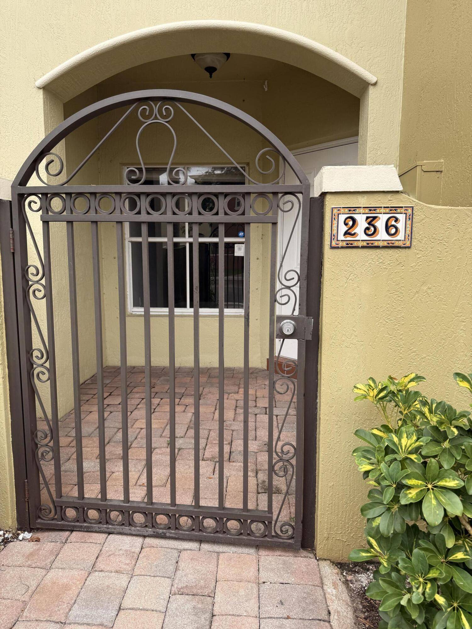Boynton Beach, FL 33426,236 Lake Monterey CIR