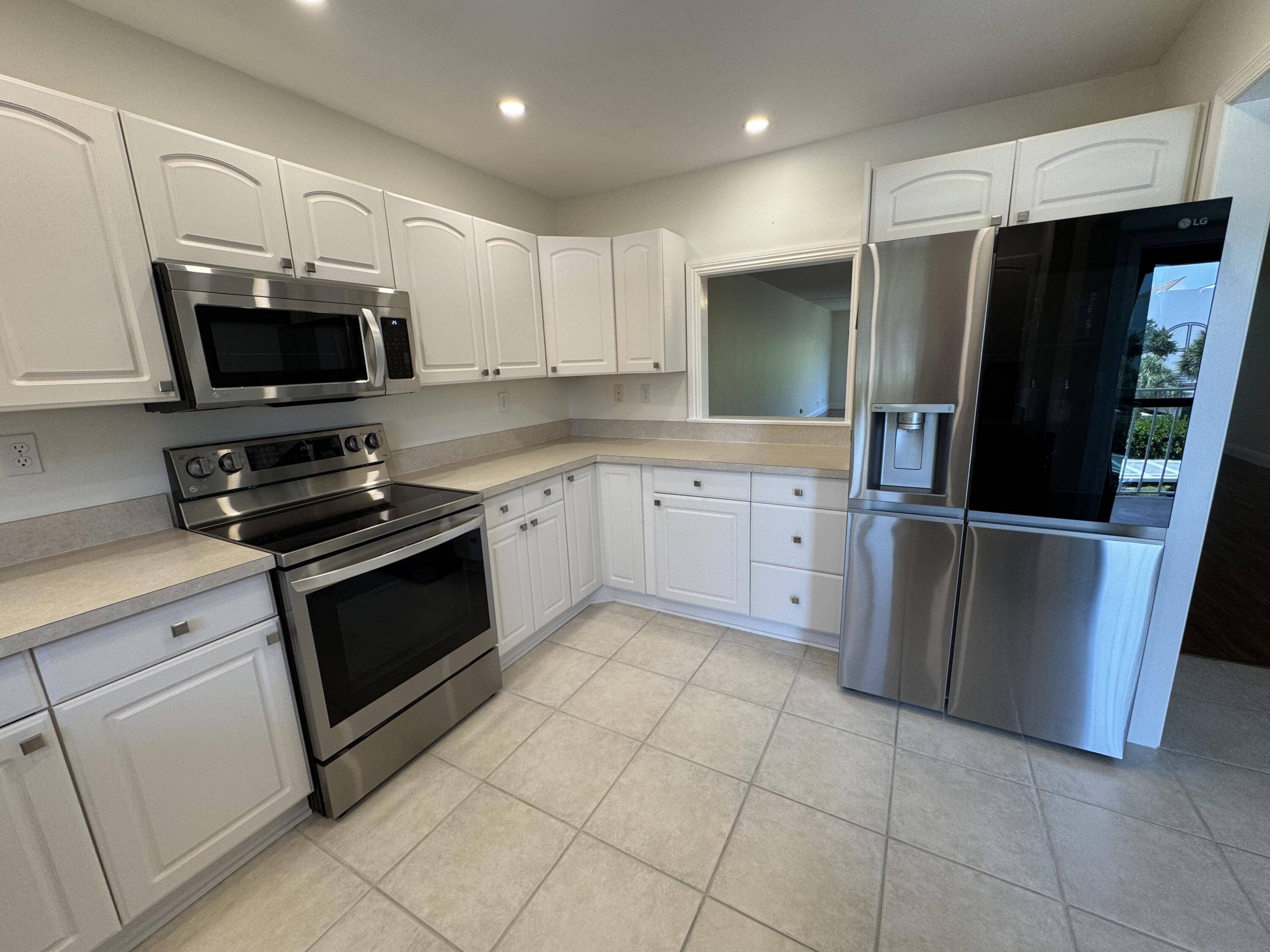 Jupiter, FL 33477,300 N Highway A1a 305h