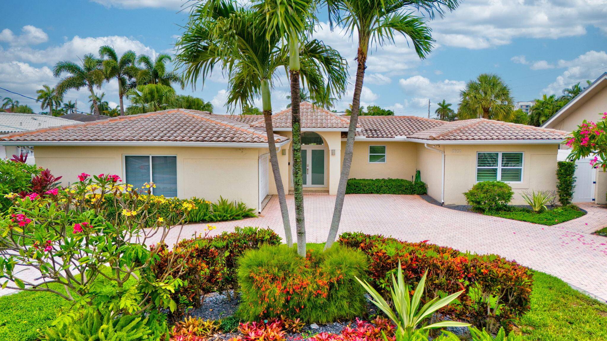 Pompano Beach, FL 33062,2612 NE 5 ST