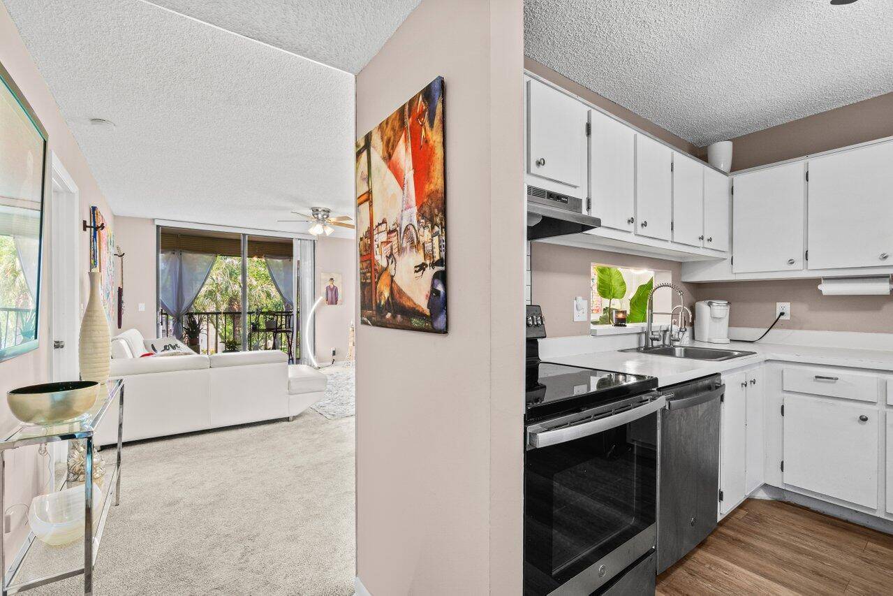 Delray Beach, FL 33484,5100 Las Verdes CIR 316