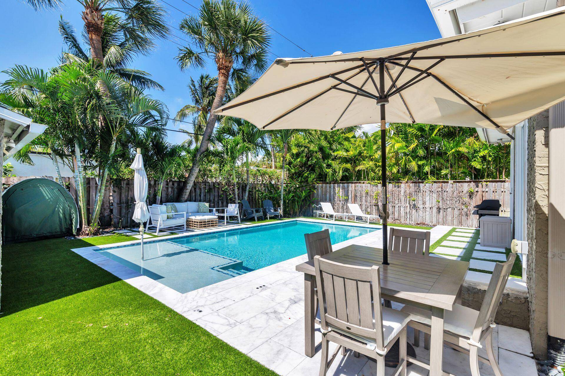 West Palm Beach, FL 33405,216 Lakeland DR