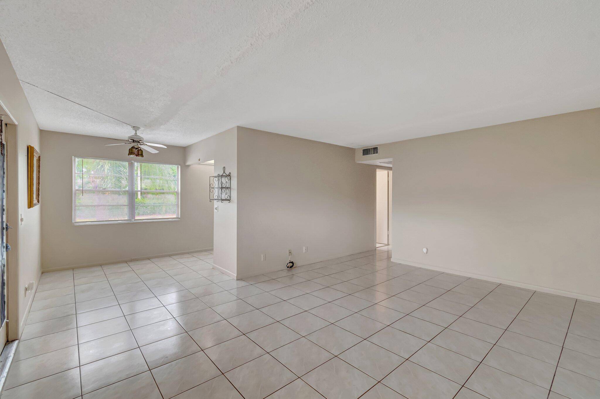 Boca Raton, FL 33434,393 Fanshaw J