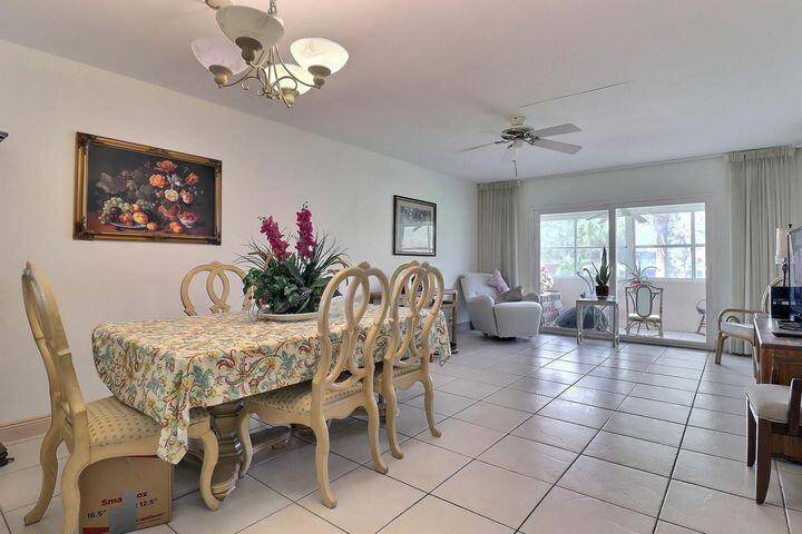 Royal Palm Beach, FL 33411,12022 W Greenway DR 201