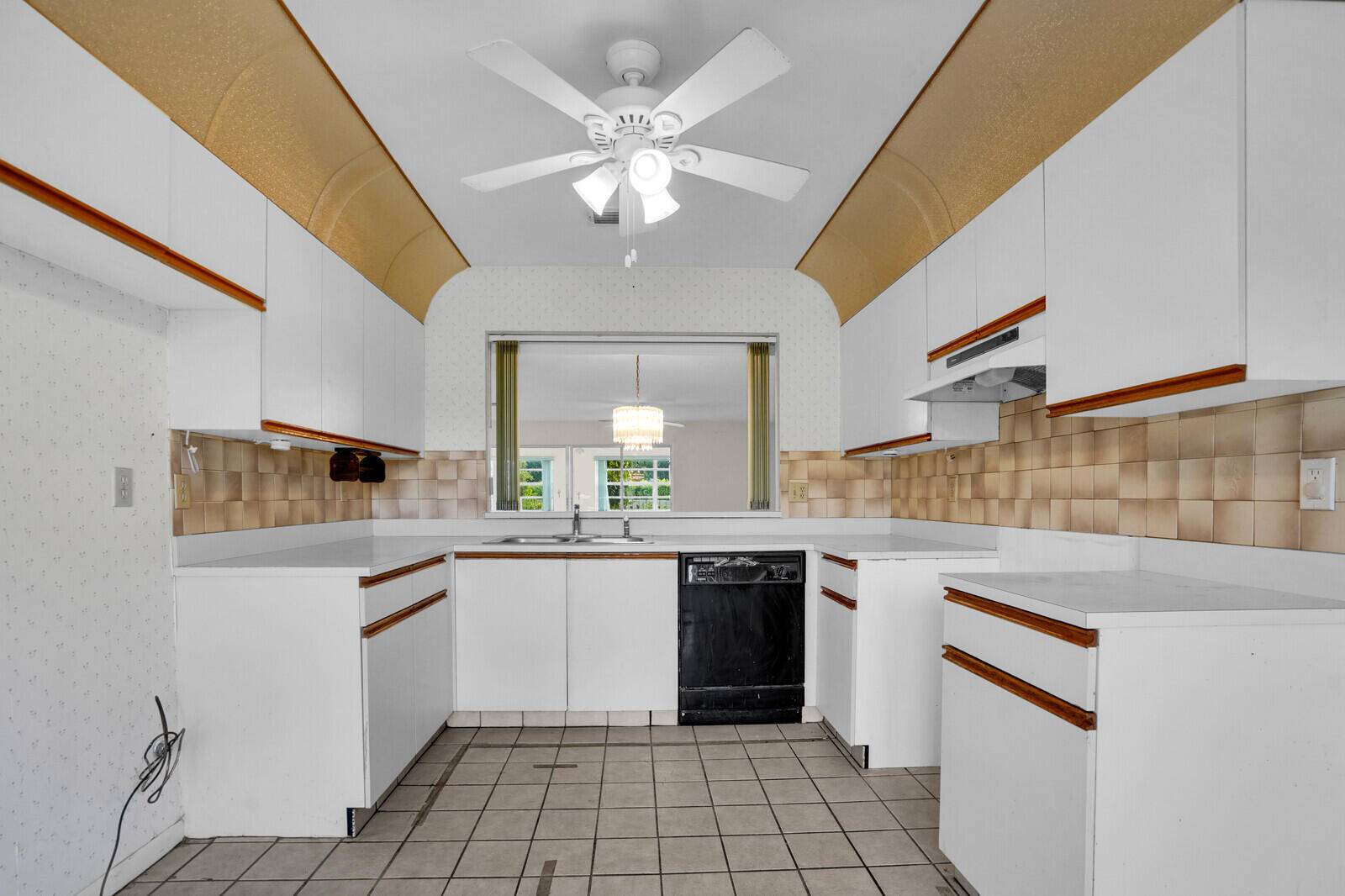 Greenacres, FL 33463,6113 Rainbow CIR