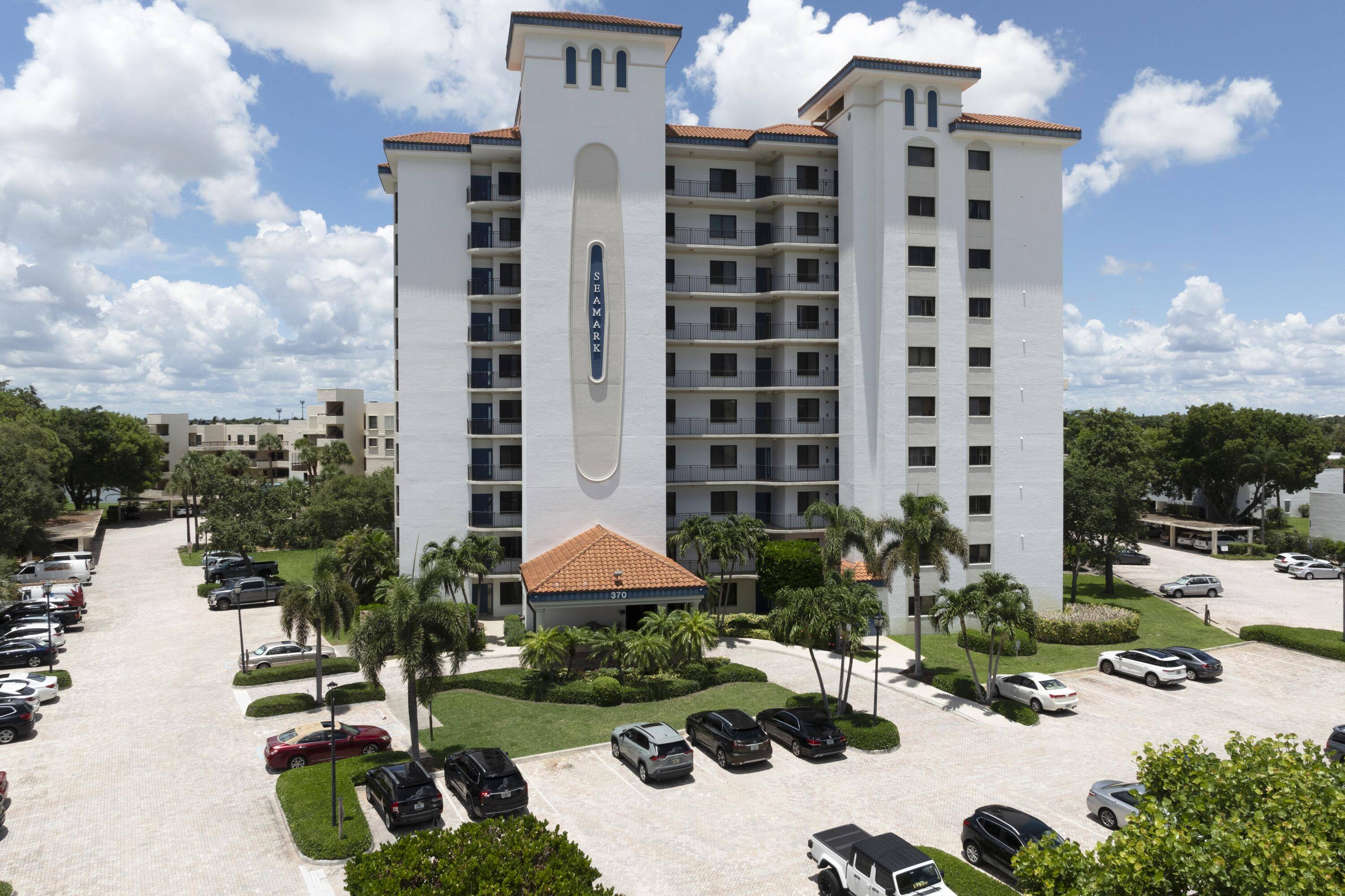 North Palm Beach, FL 33408,370 Golfview RD 103