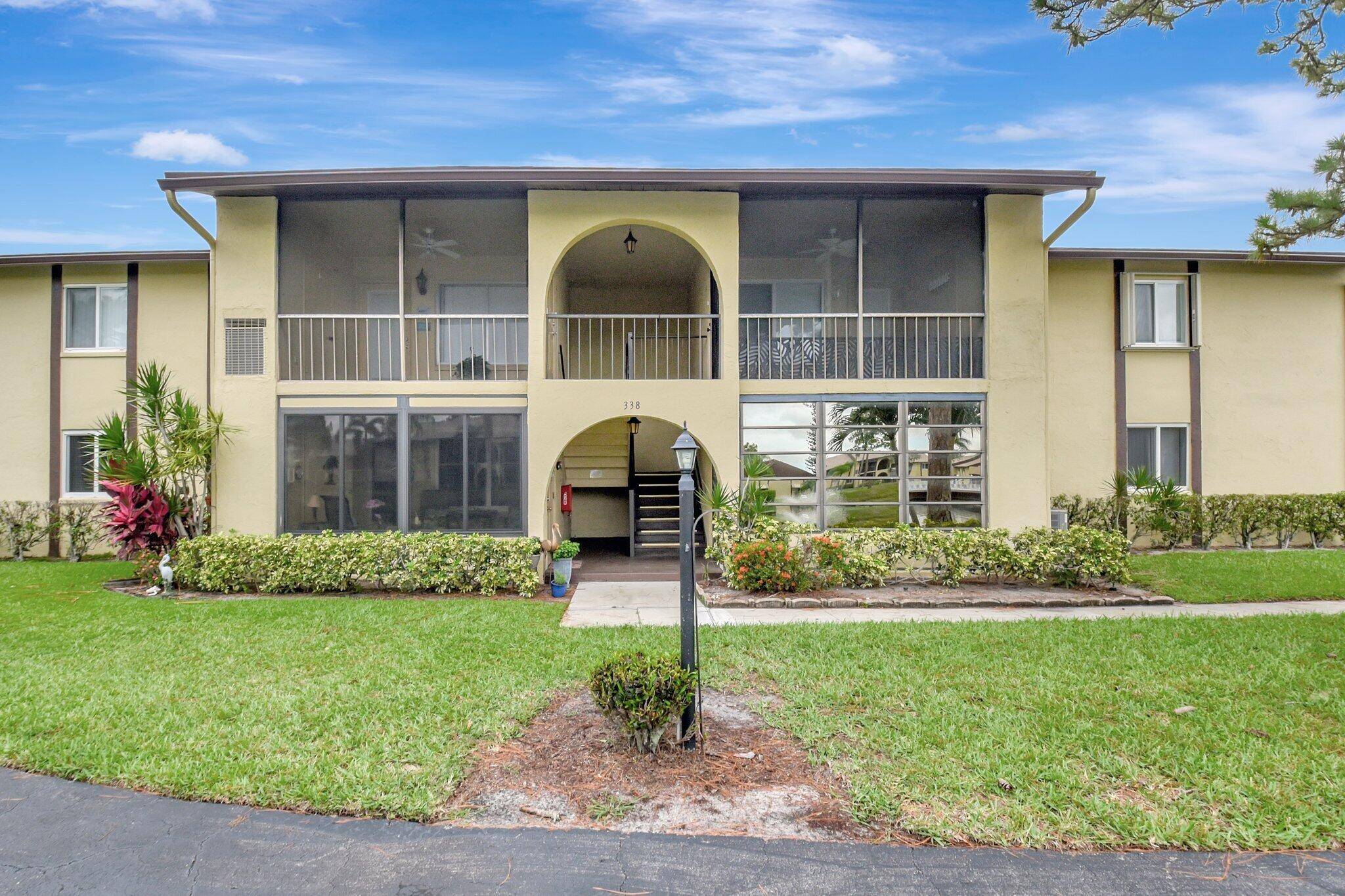 Greenacres, FL 33463,338 Pine Ridge CIR B-1