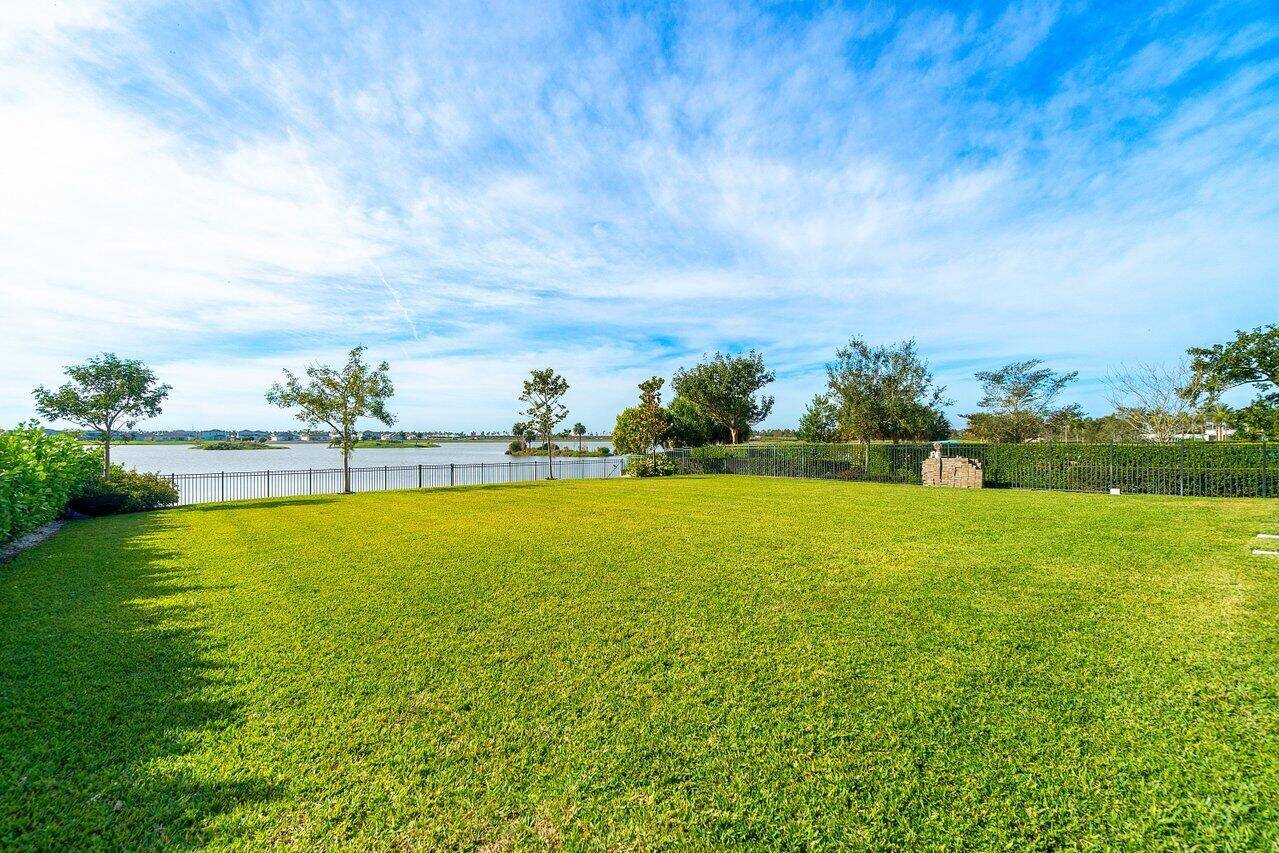The Acreage, FL 33470,983 Hookline CIR