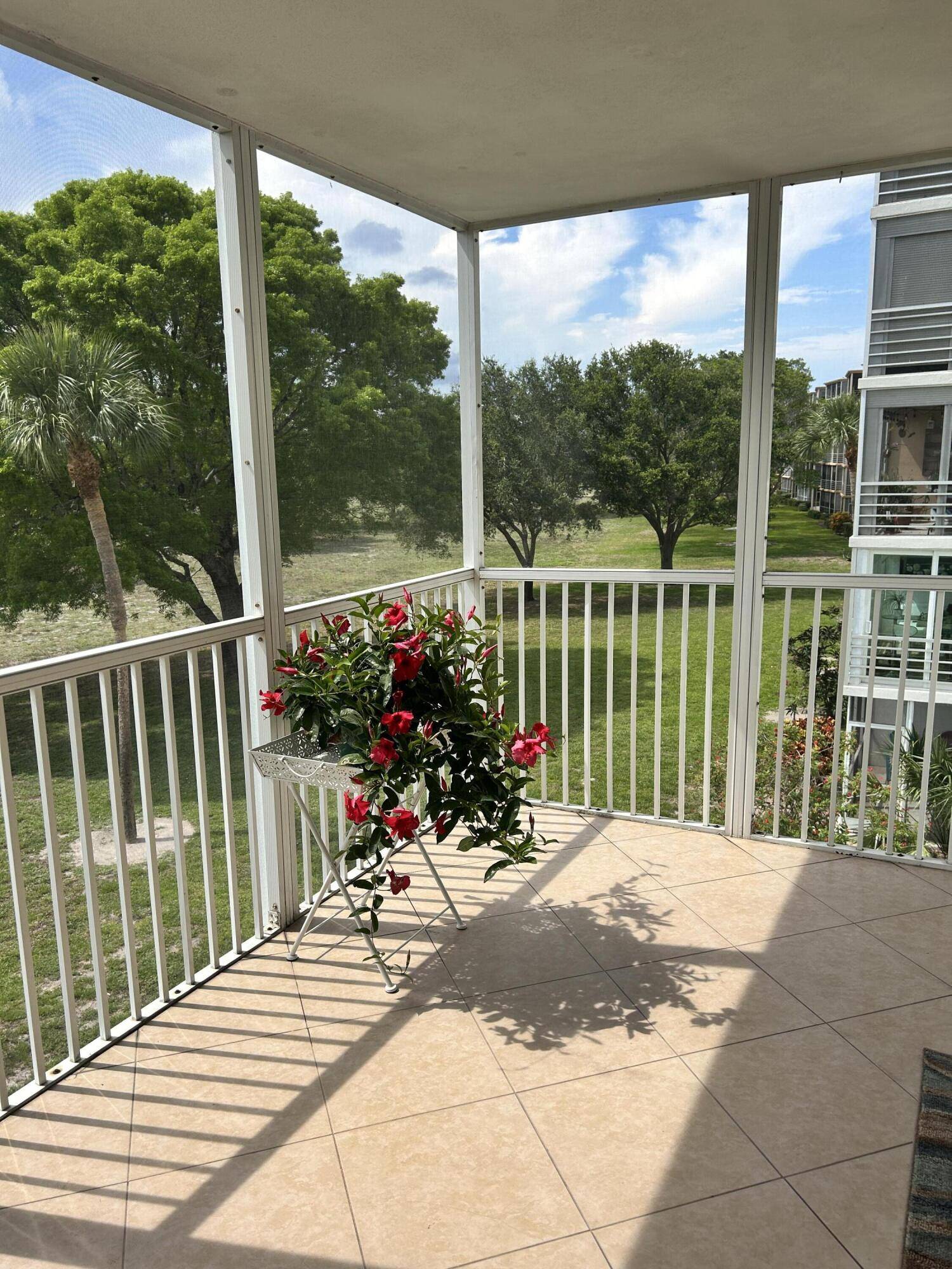 Boca Raton, FL 33487,6161 NW 2nd AVE 322