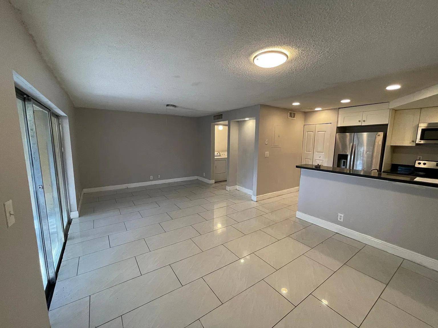 Lauderhill, FL 33313,5844 Blueberry CT 68