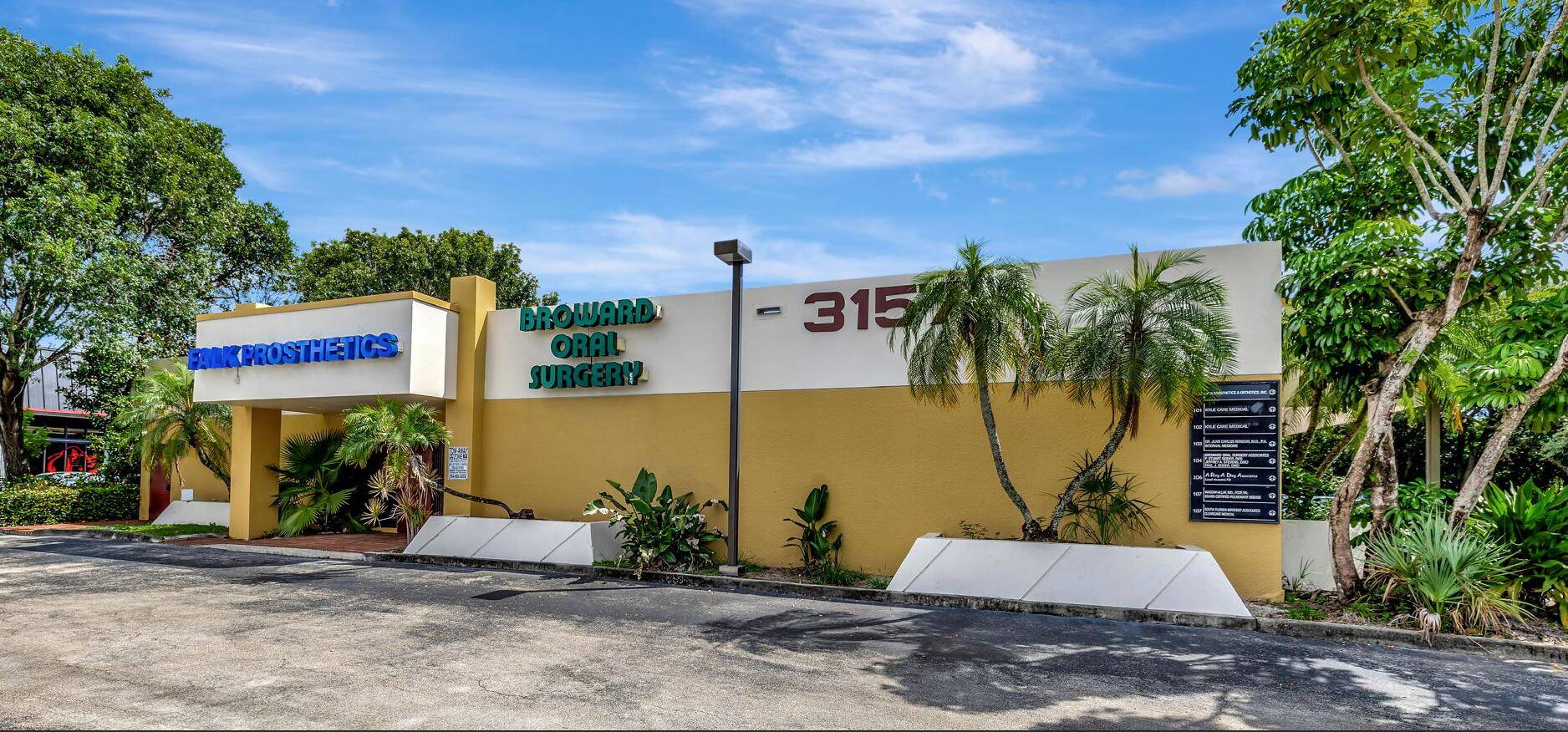 Davie, FL 33024,3157 N University DR 101-102
