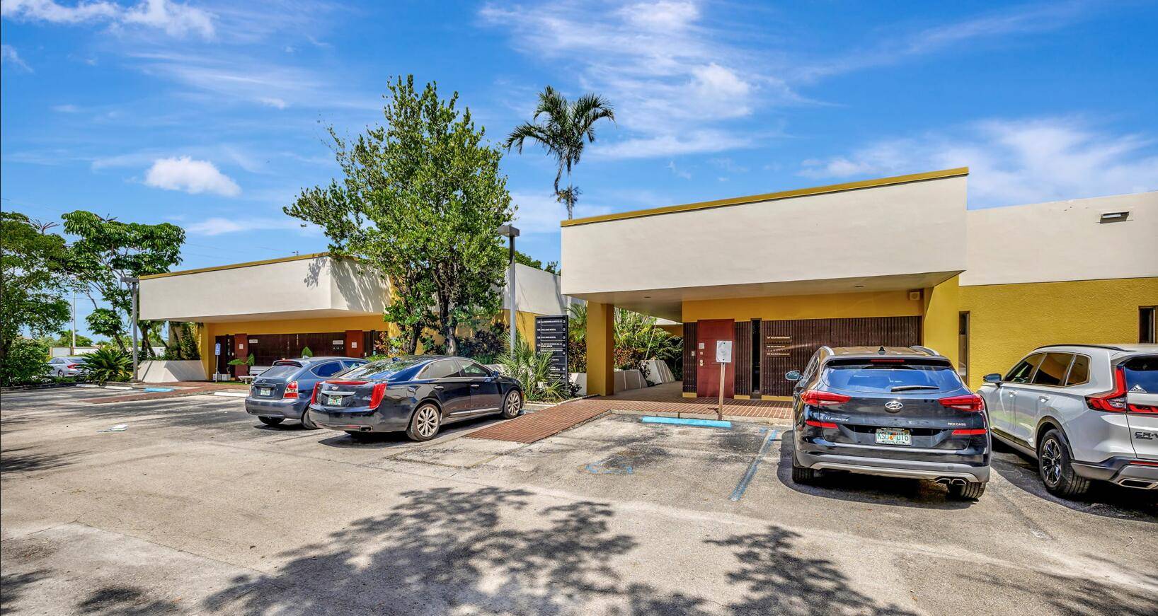Davie, FL 33024,3157 N University DR 101-102