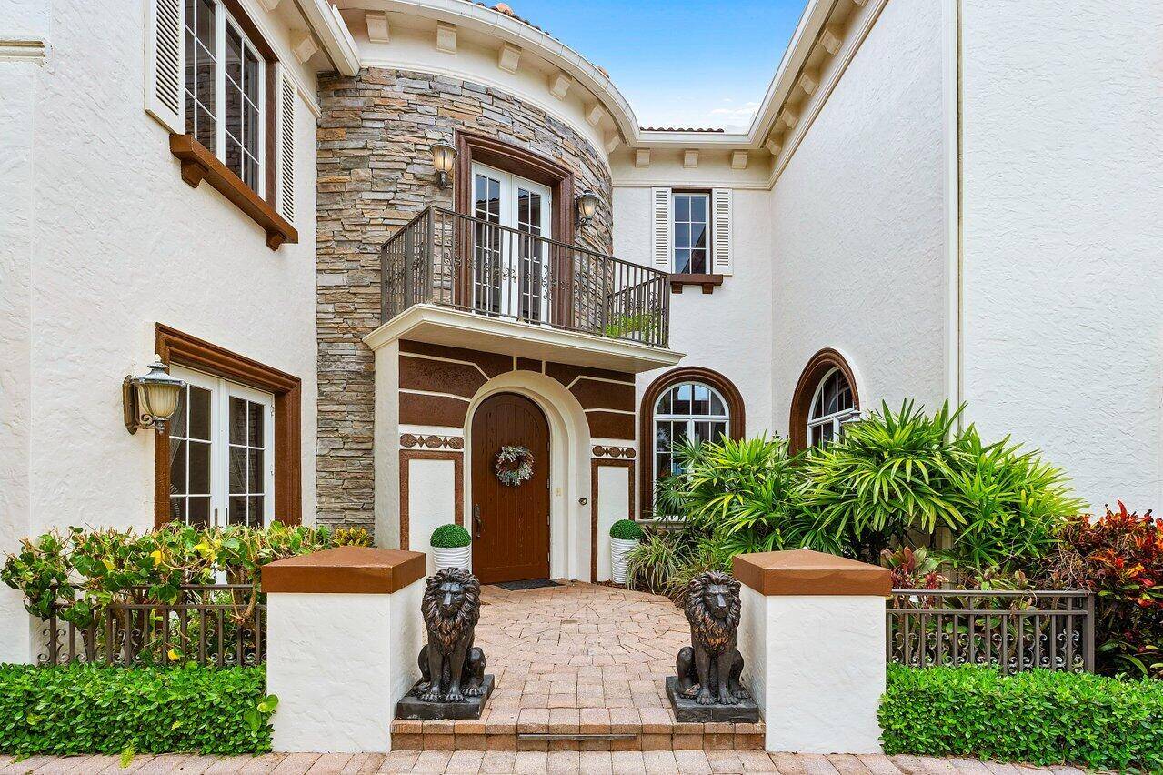 Port Saint Lucie, FL 34984,126 SE Mira Lavella