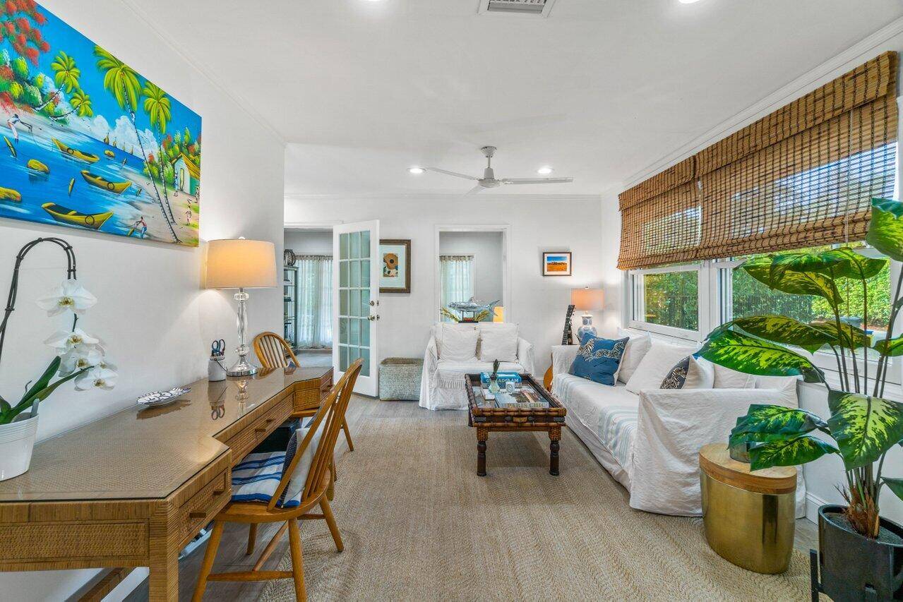 Palm Beach, FL 33480,210 Debra LN